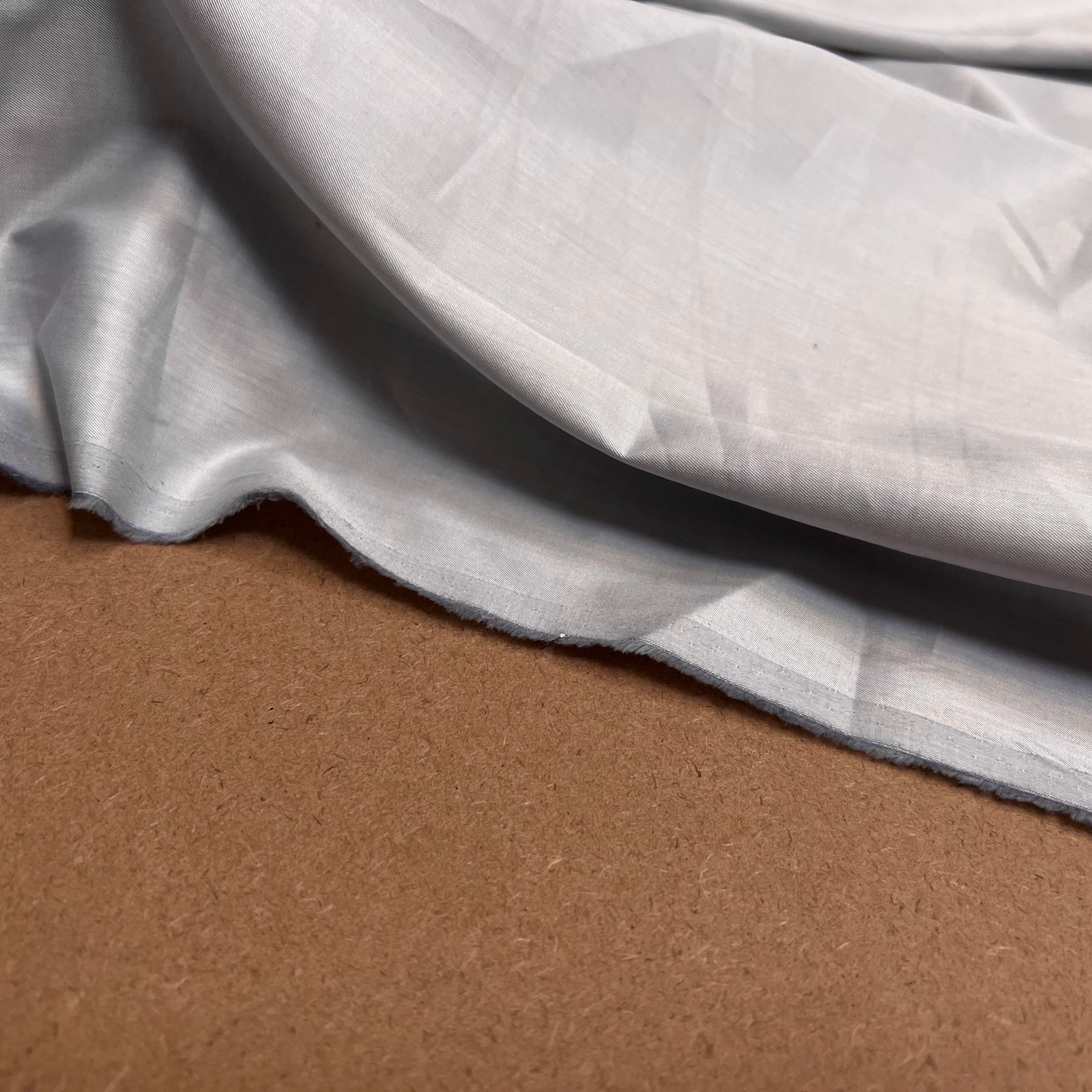 POPELINE DE COTON SATIN TESSITURA MONTI 1911 GRIS BLEUTÉ - My Little Coupon