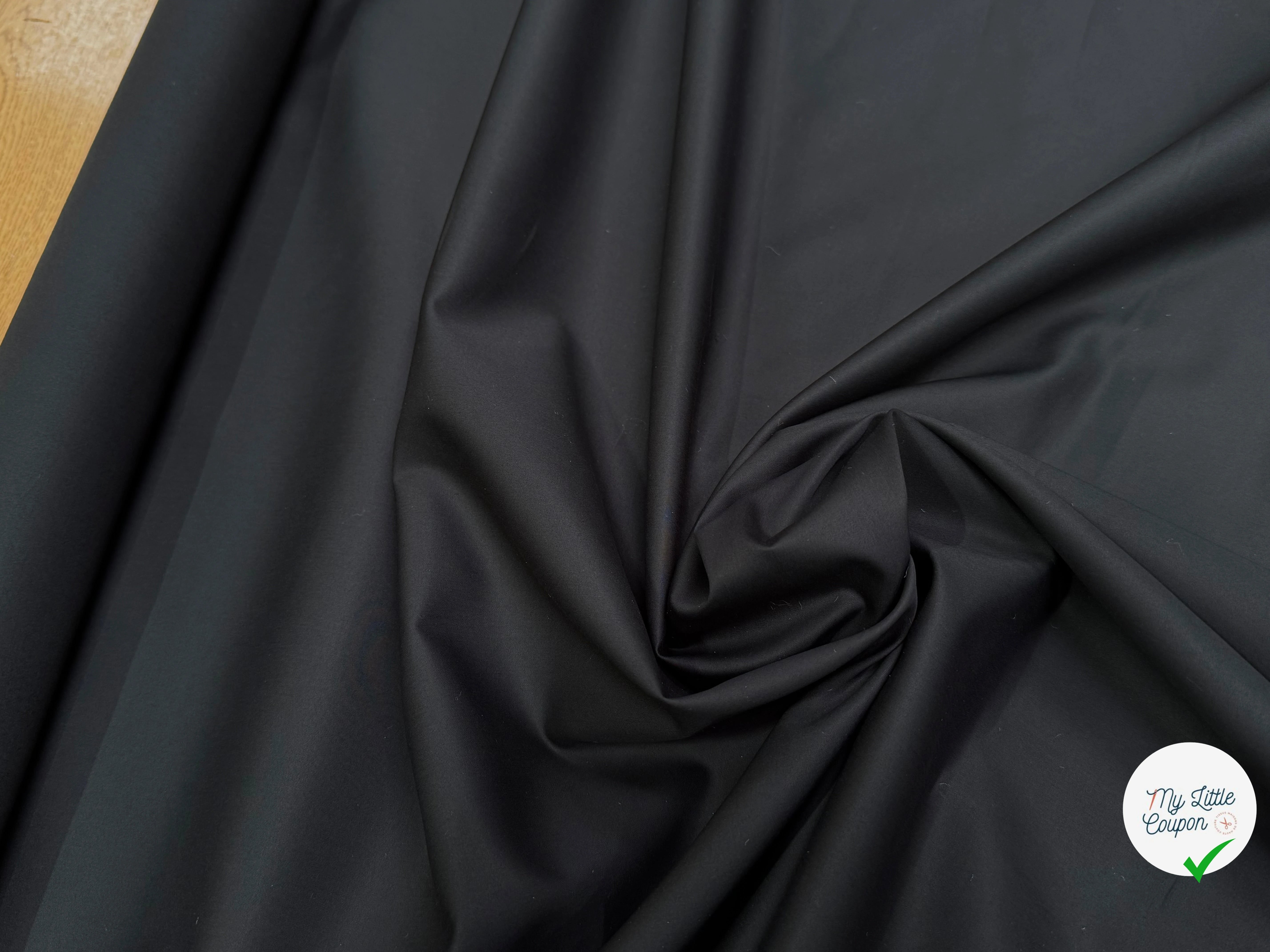 POPELINE DE COTON SATINÉE NOIR QUALITÉ COUTURE 210 - My Little Coupon