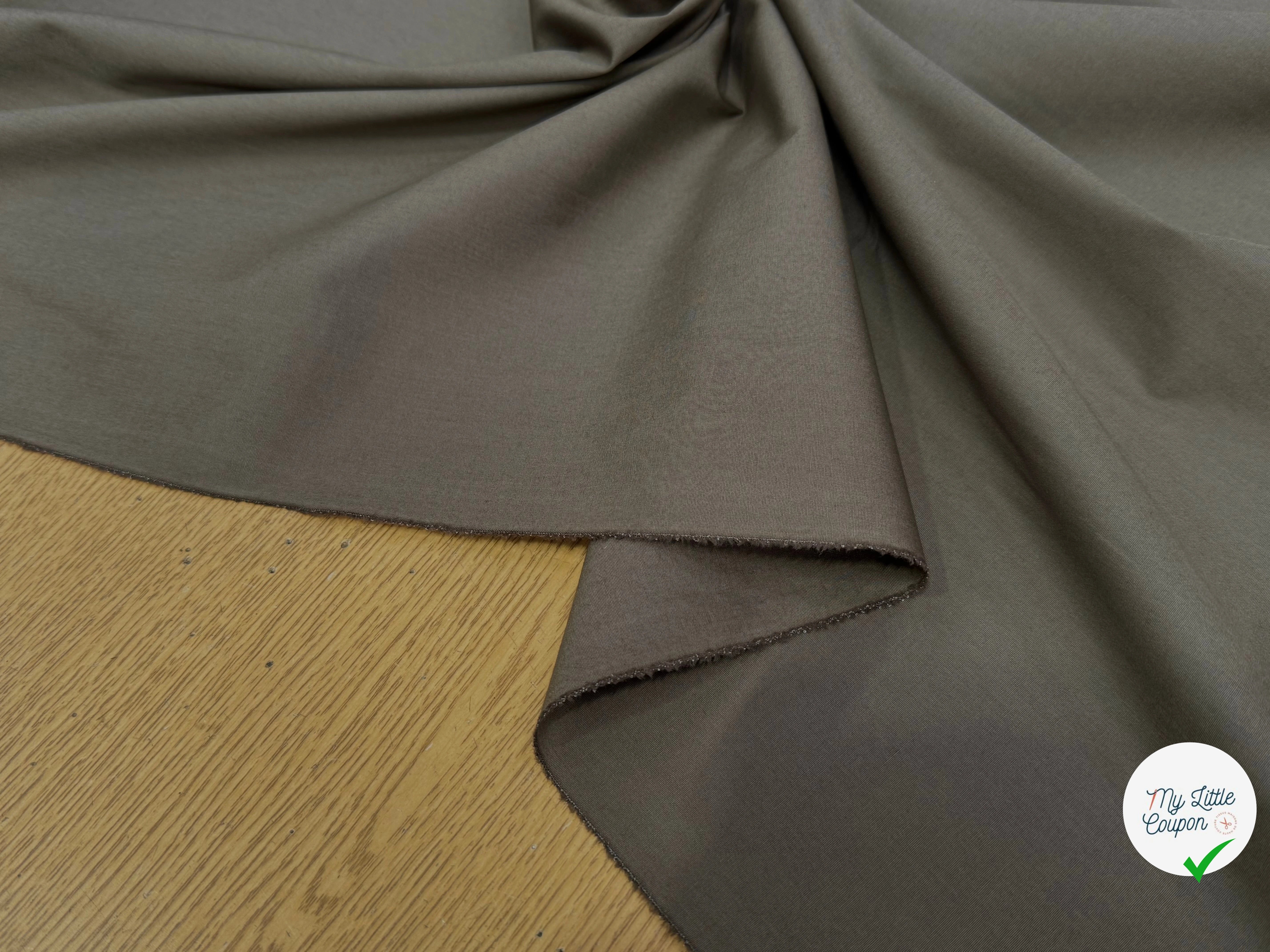 POPELINE DE COTON STRETCH SUBLIME GRIS KAKI ÉFFET CRAQUANT - My Little Coupon
