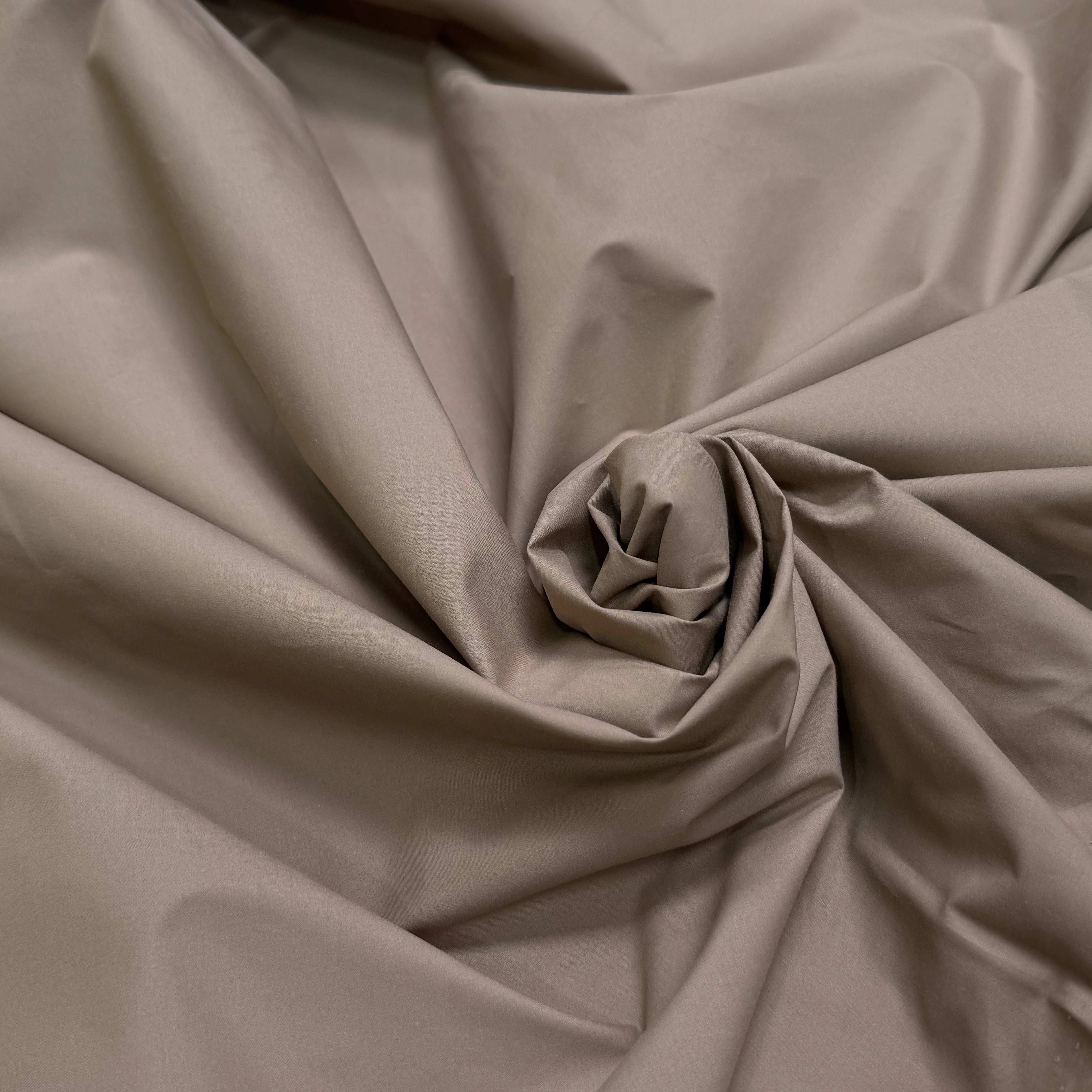 POPELINE DE COTON STRETCH TAUPE EFFET CRAQUANT - My Little Coupon