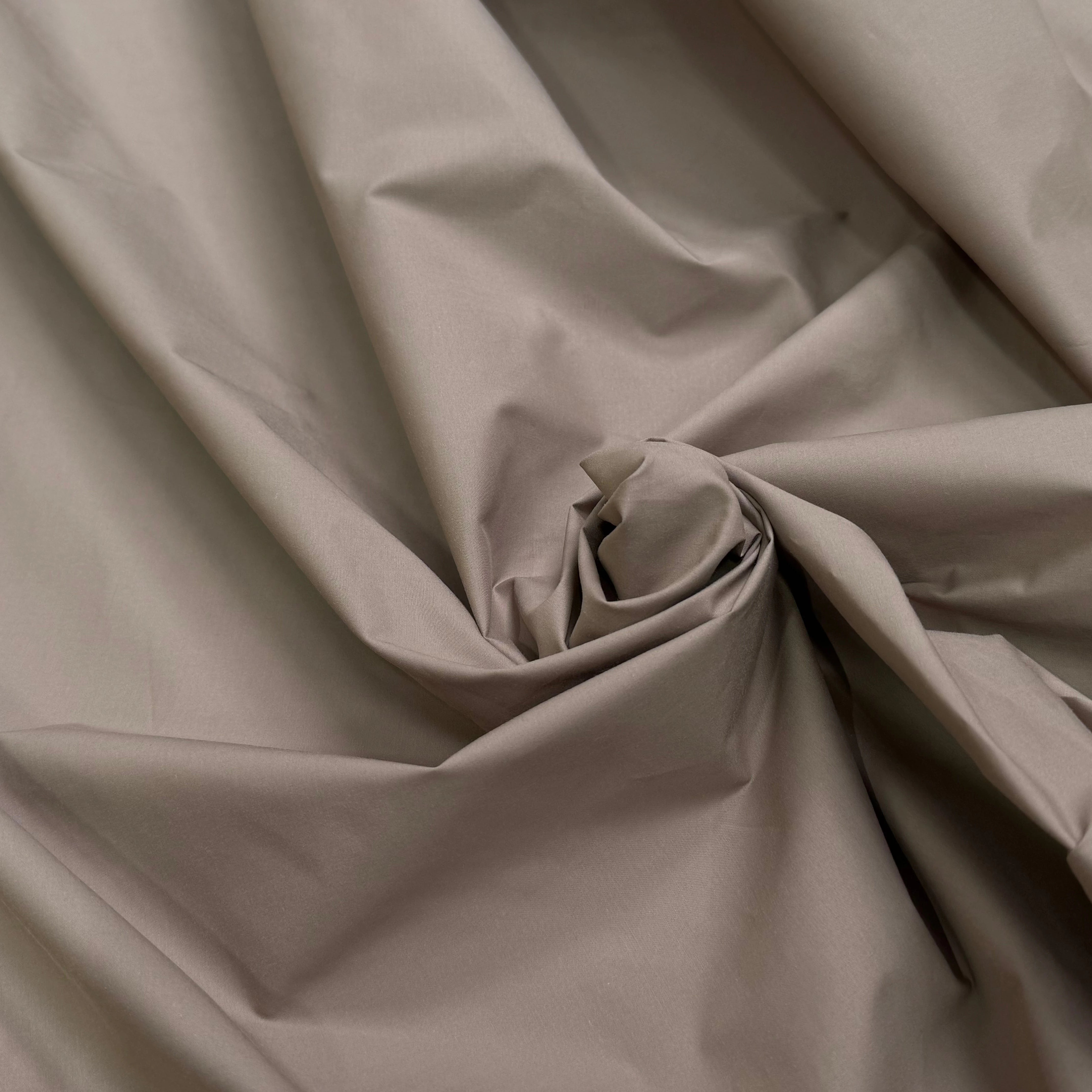 POPELINE DE COTON STRETCH TAUPE EFFET CRAQUANT - My Little Coupon