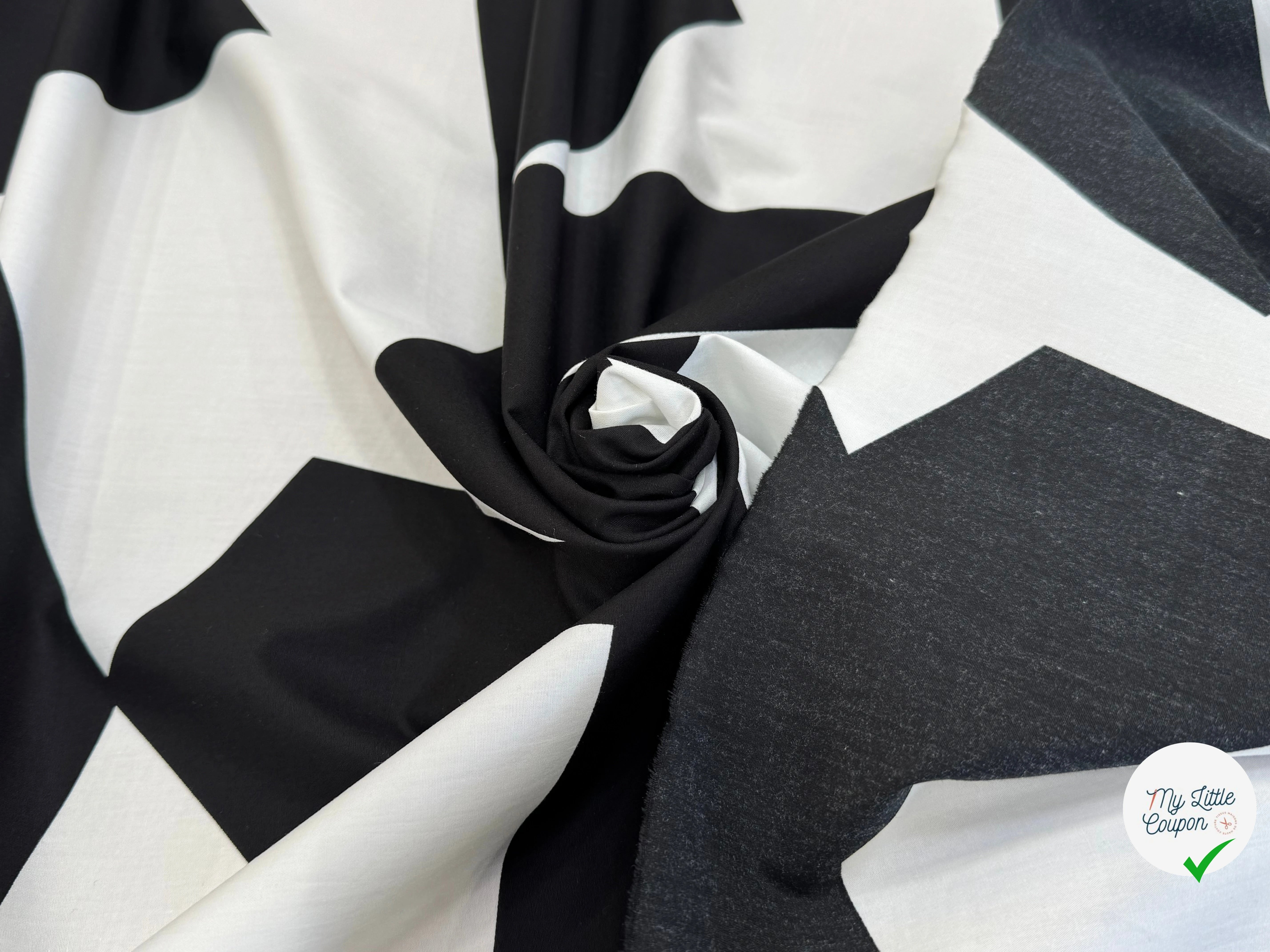 POPELINE DE COTON SUPERBE MOTIF GÉOMETRIQUE BLANC NOIR - My Little Coupon