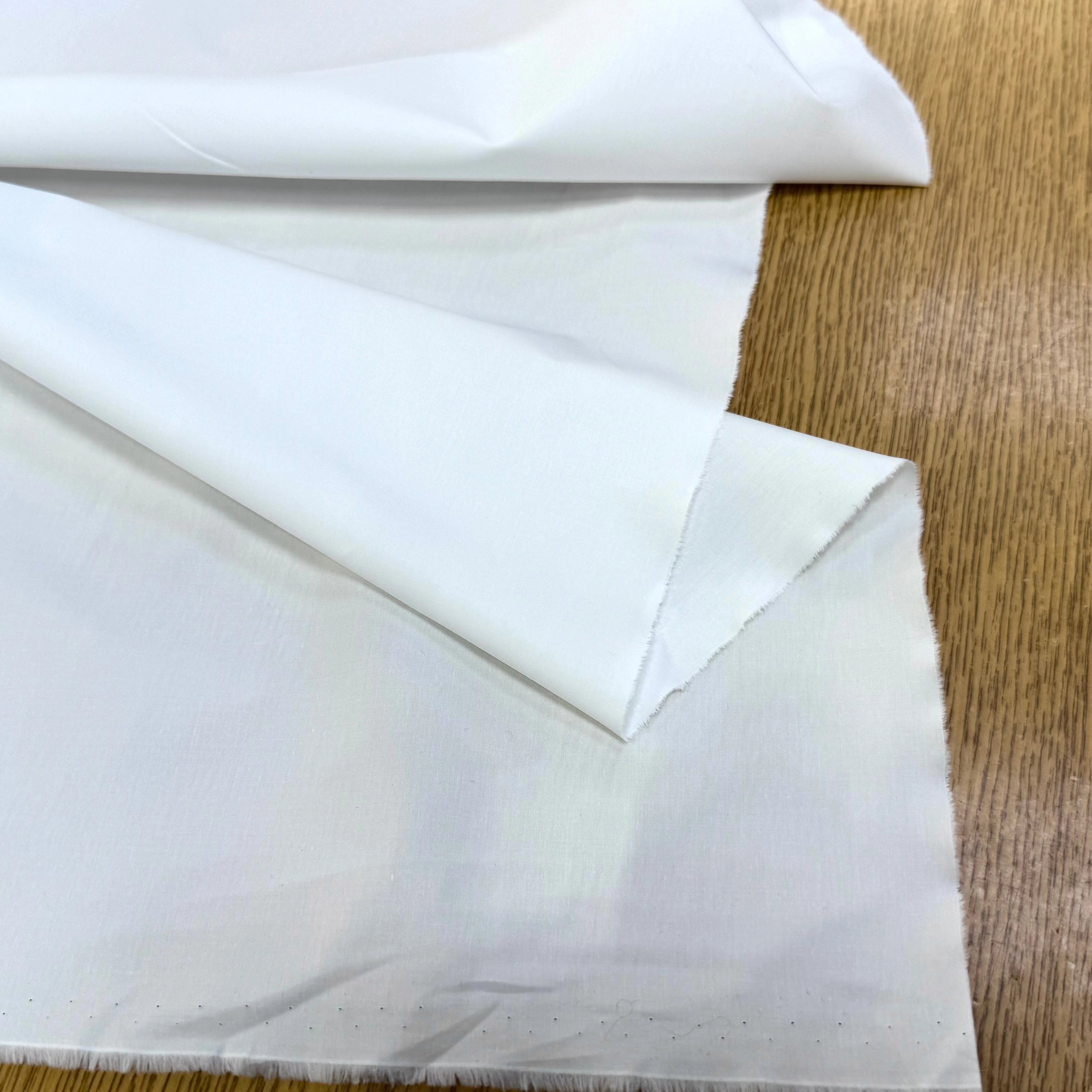 POPELINE DE COTON ULTRA CHIC BLANC ÉFFET CRAQUANT STRETCH - My Little Coupon