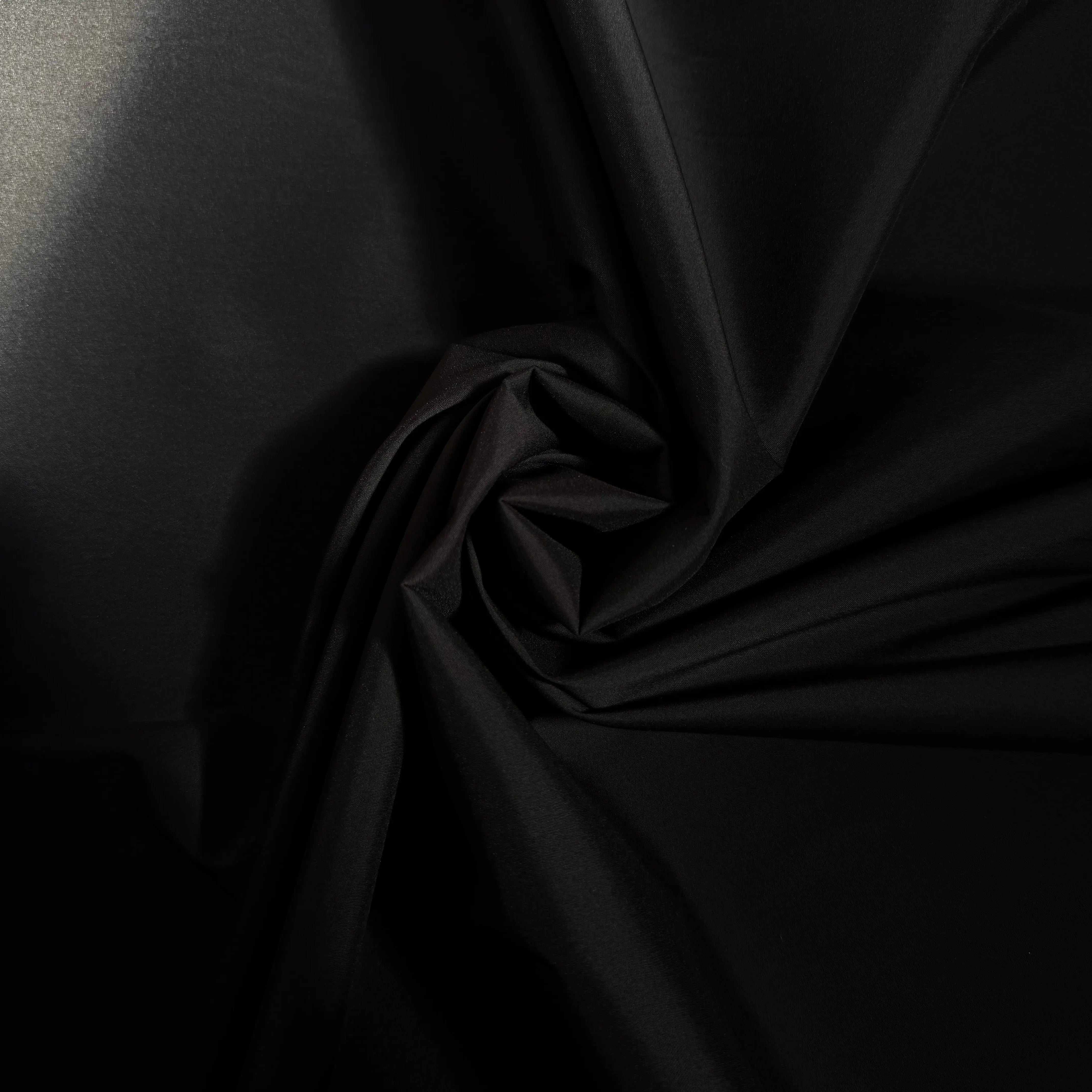 POPELINE DE COTON UNIE NOIR AVEC ELASTHANNE EFFET SATINÉ - My Little Coupon