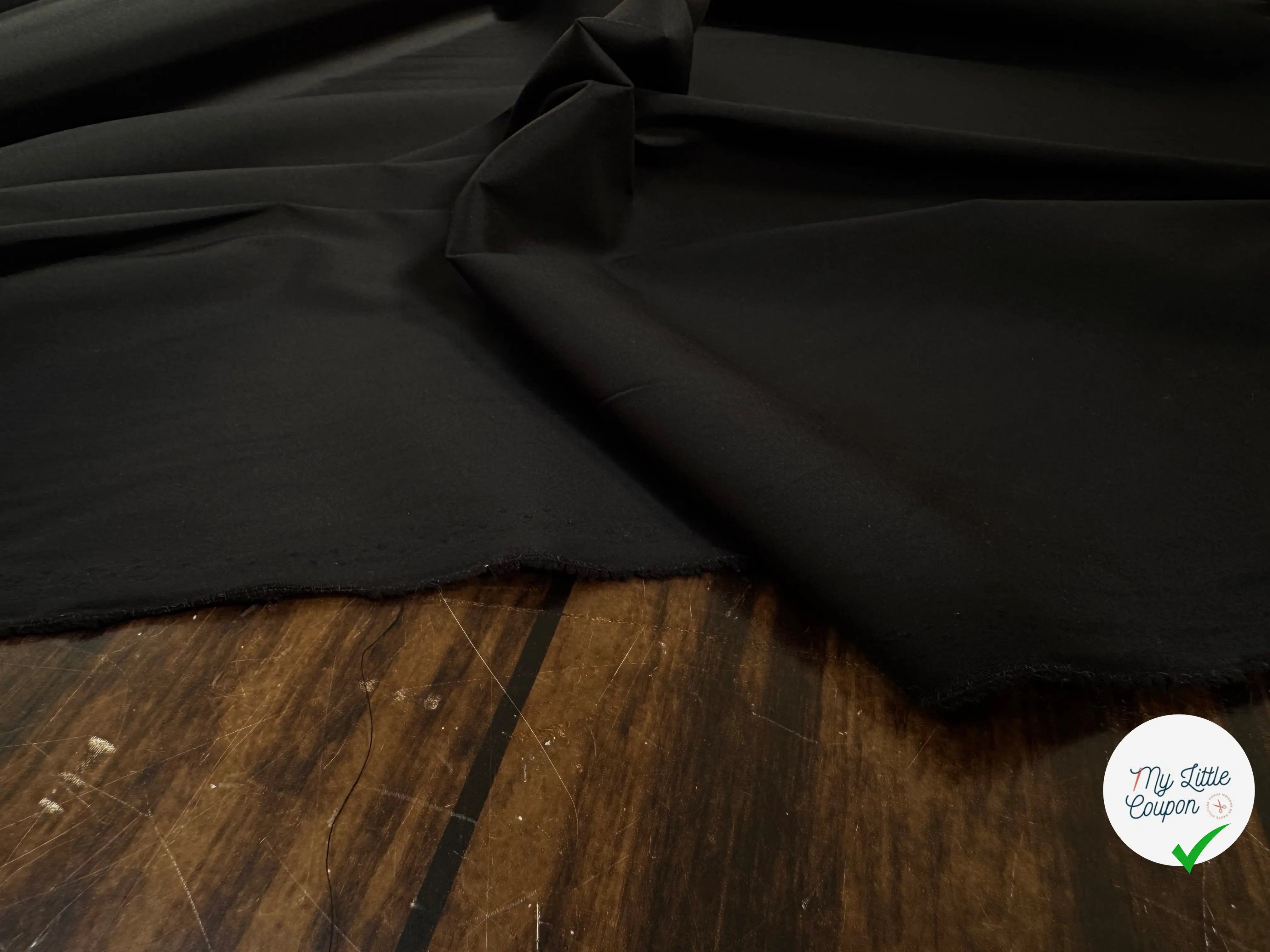 POPELINE DE COTON UNIE NOIR AVEC ELASTHANNE EFFET SATINÉ - My Little Coupon