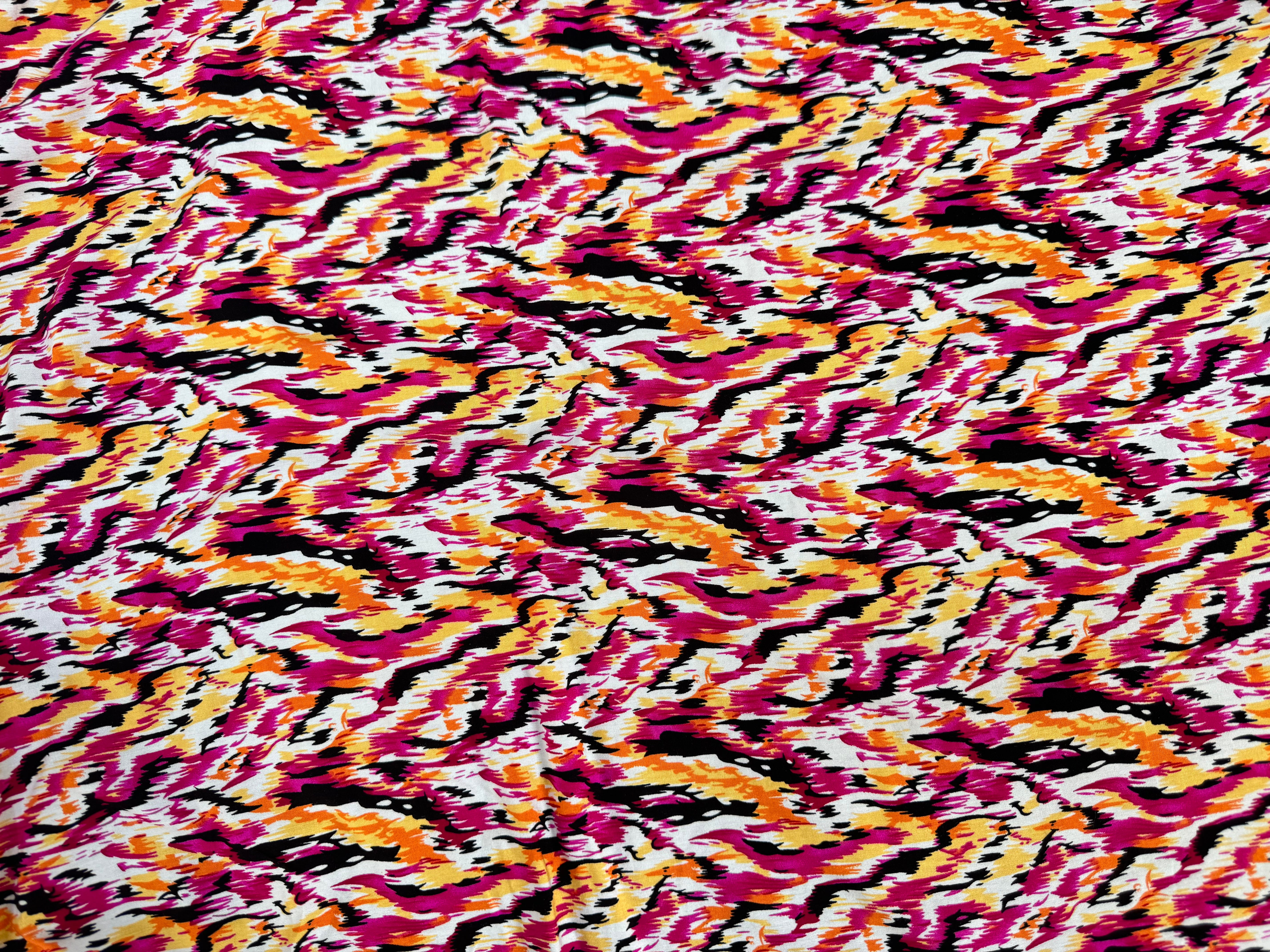 POPELINE DE VISCOSE TISSU IMPRIMÉ ABSTRAIT FUCHSIA - My Little Coupon