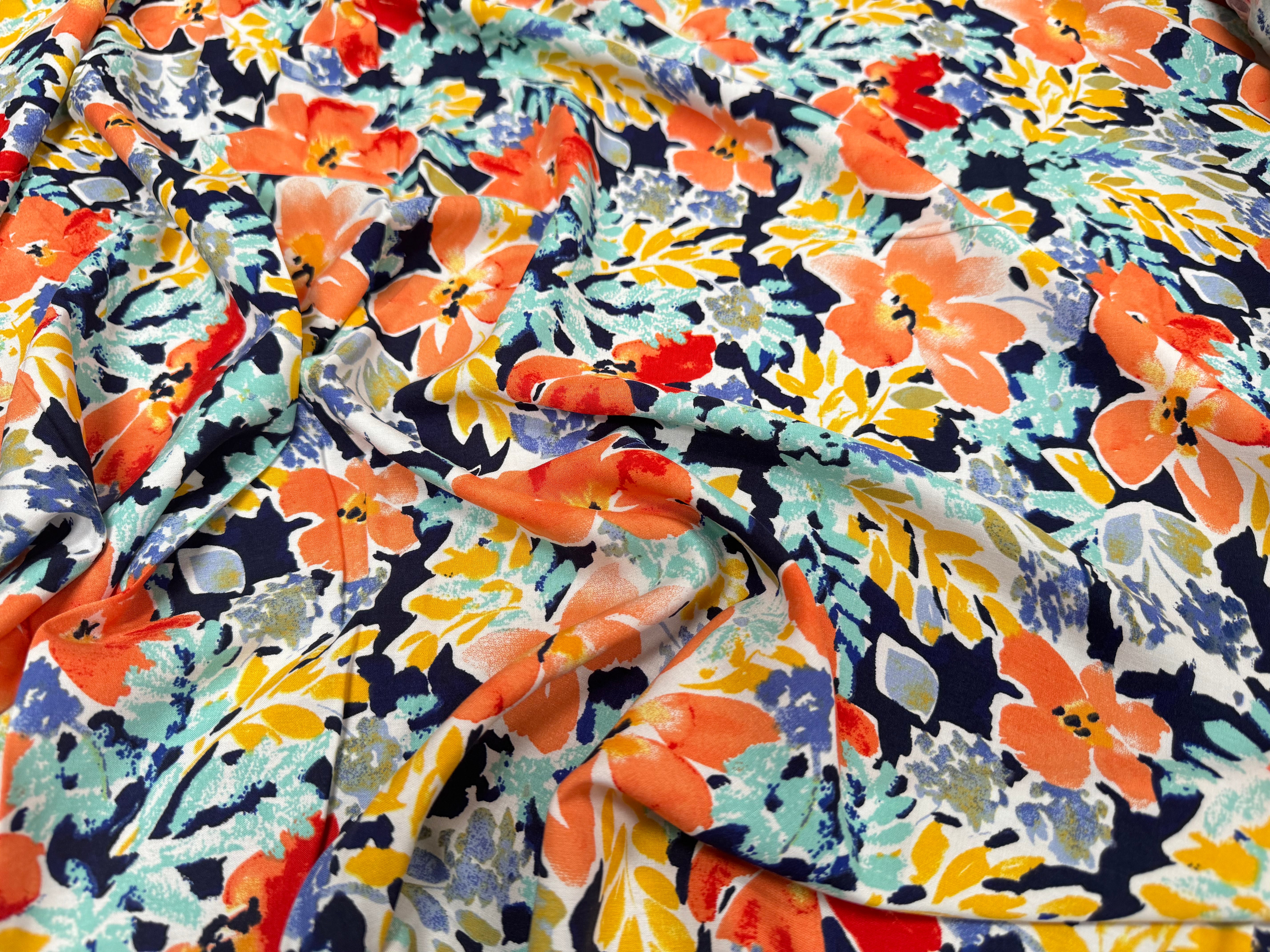 POPELINE DE VISCOSE TISSU IMPRIMÉ FLEURS BLEU MARINE - My Little Coupon