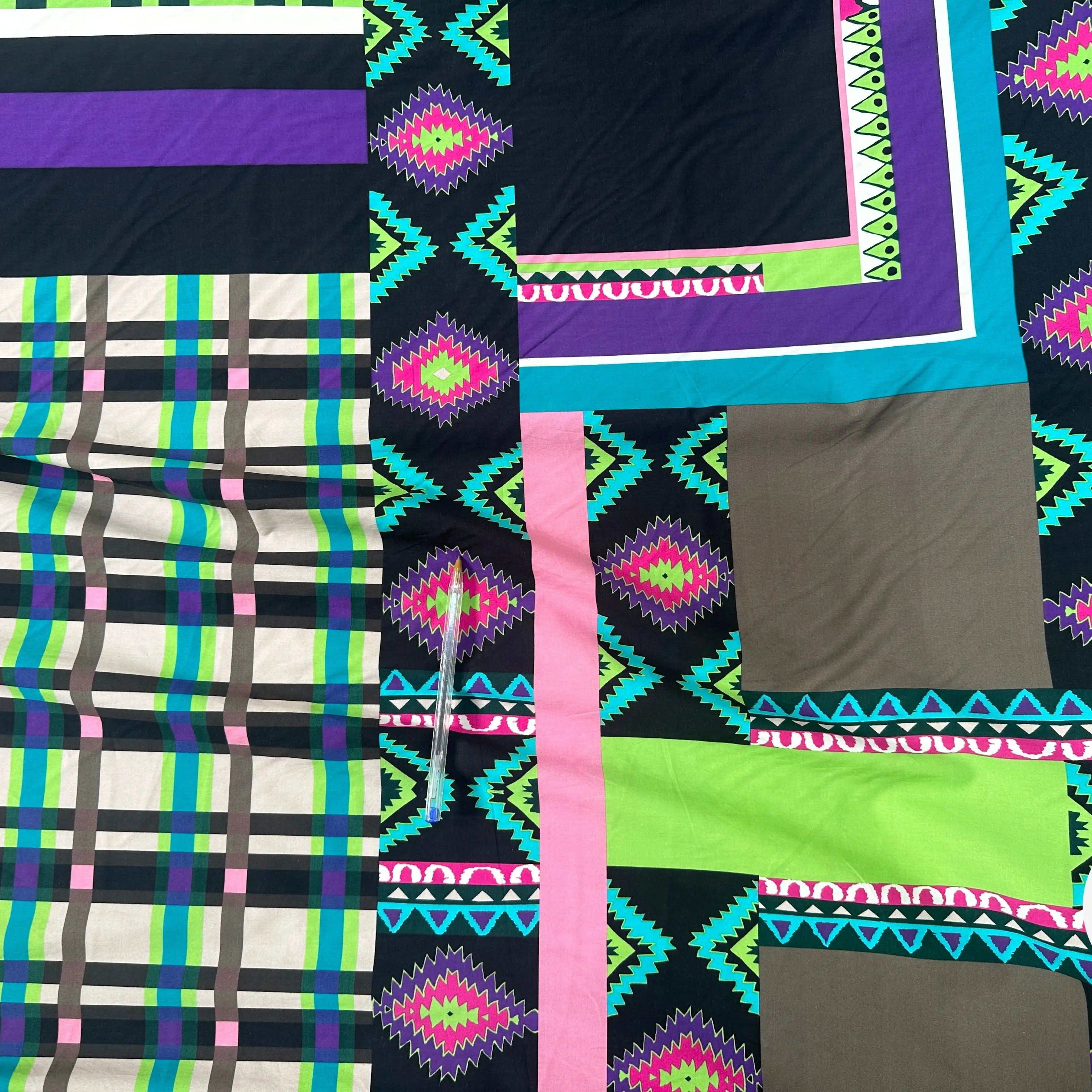 POPELINE IMPRIMÉE À GROS MOTIFS PERU ET TARTAN TENDANCE BEIGE - My Little Coupon