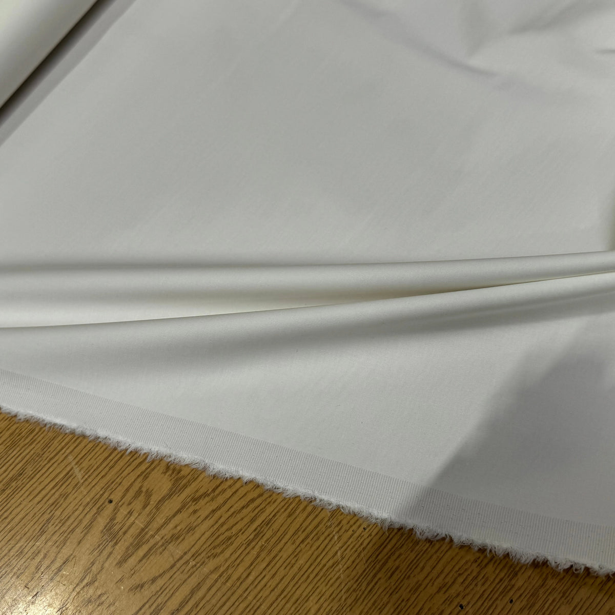 POPELINE SATIN DE COTON ULTRA BEAU BLANC CASSÉ STRETCH - My Little Coupon