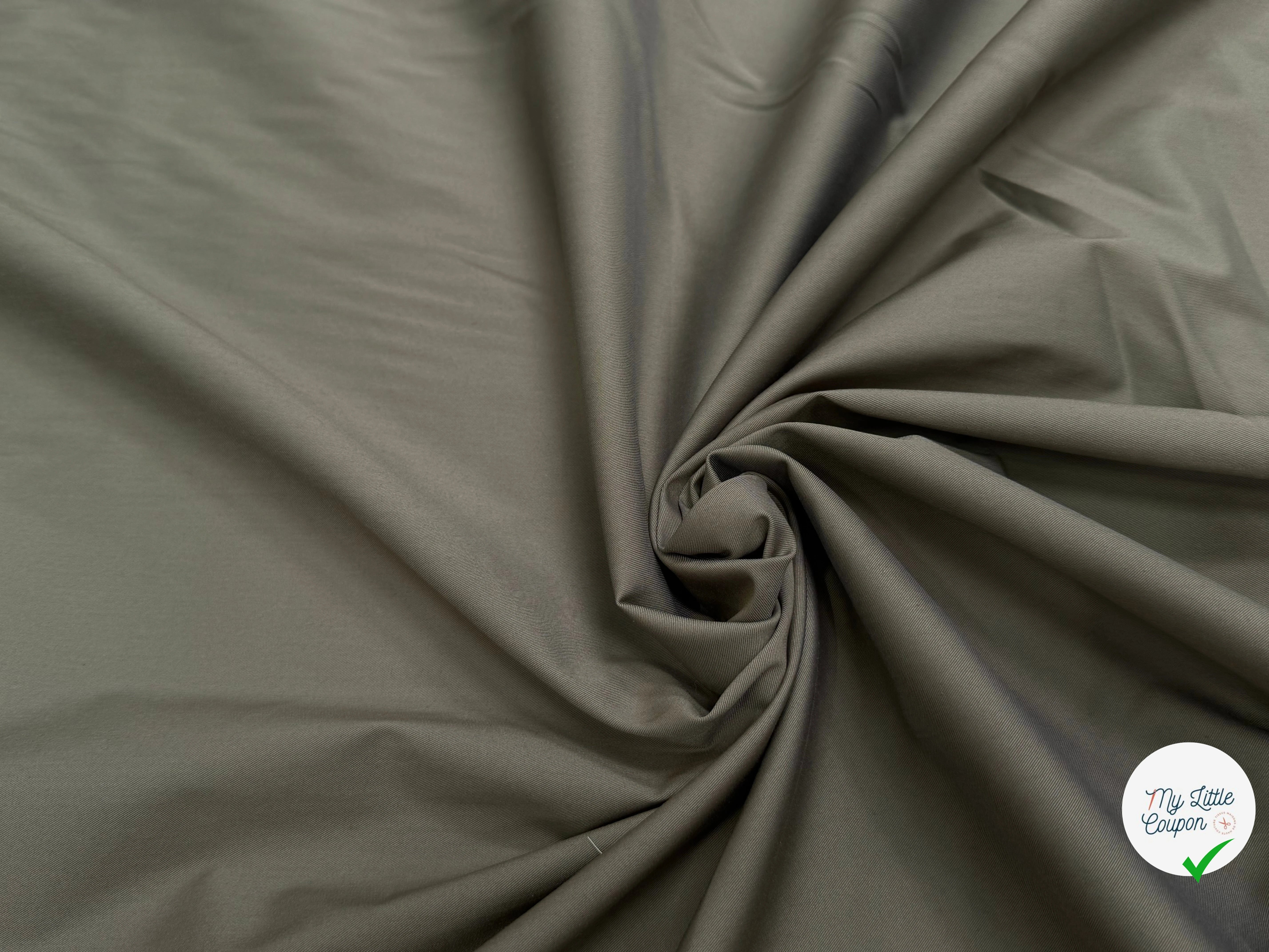 POPELINE SERGÉE POLYCOTON VERT OLIVE AGRÉABLE TOUCHER - My Little Coupon