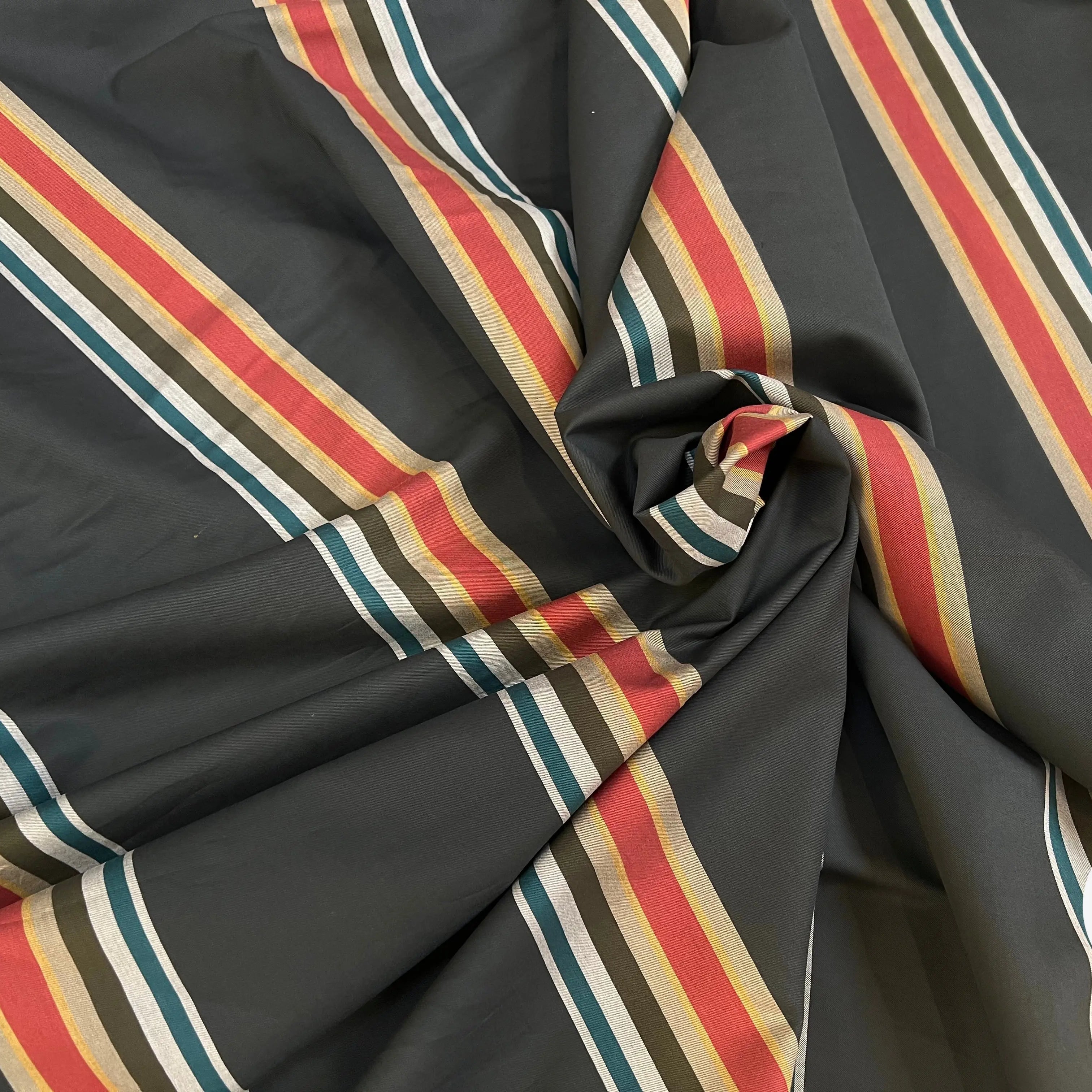 POPELINES DE COTON VERTE FINEMENT SERGÉE RAYURES HORIZONTALES - My Little Coupon