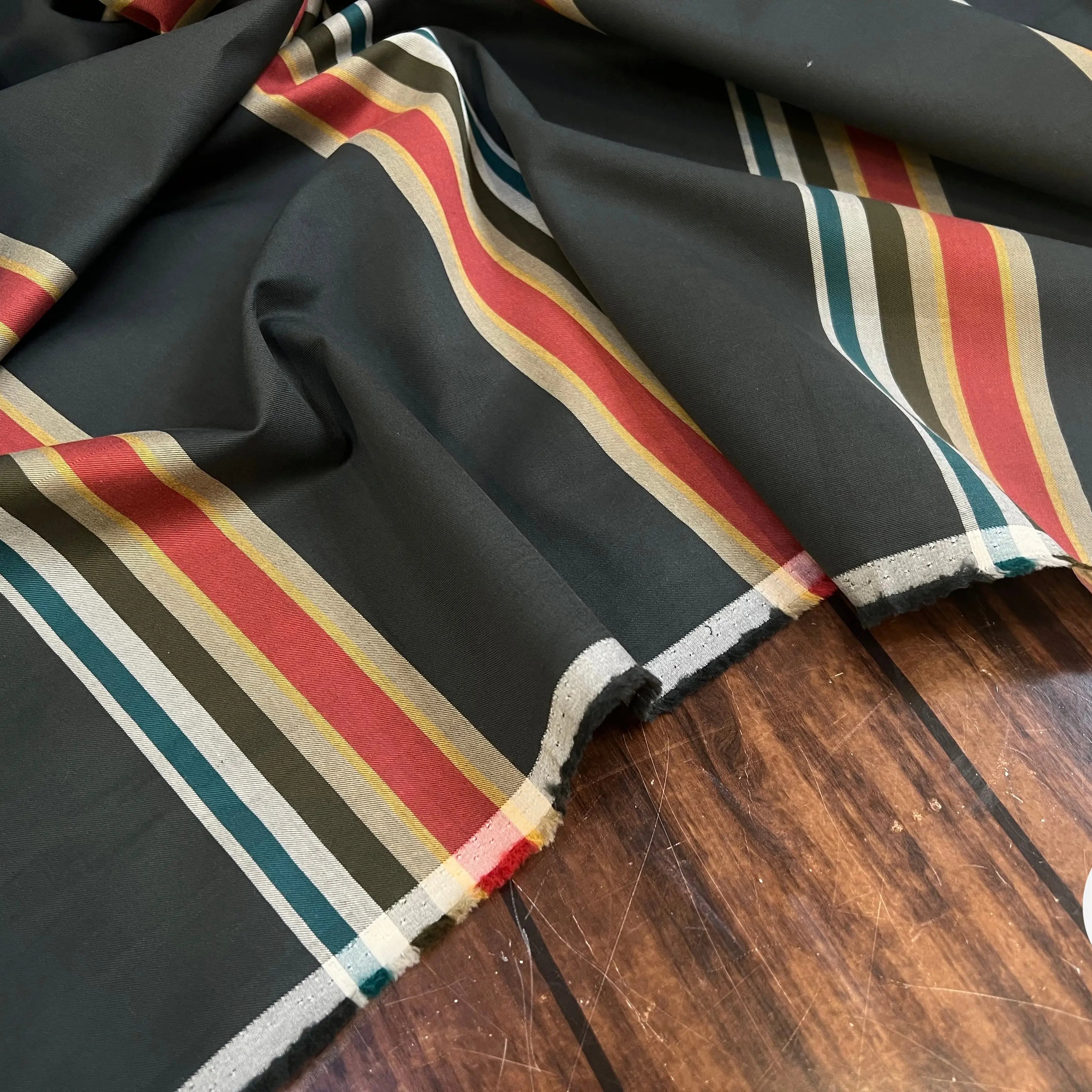 POPELINES DE COTON VERTE FINEMENT SERGÉE RAYURES HORIZONTALES - My Little Coupon