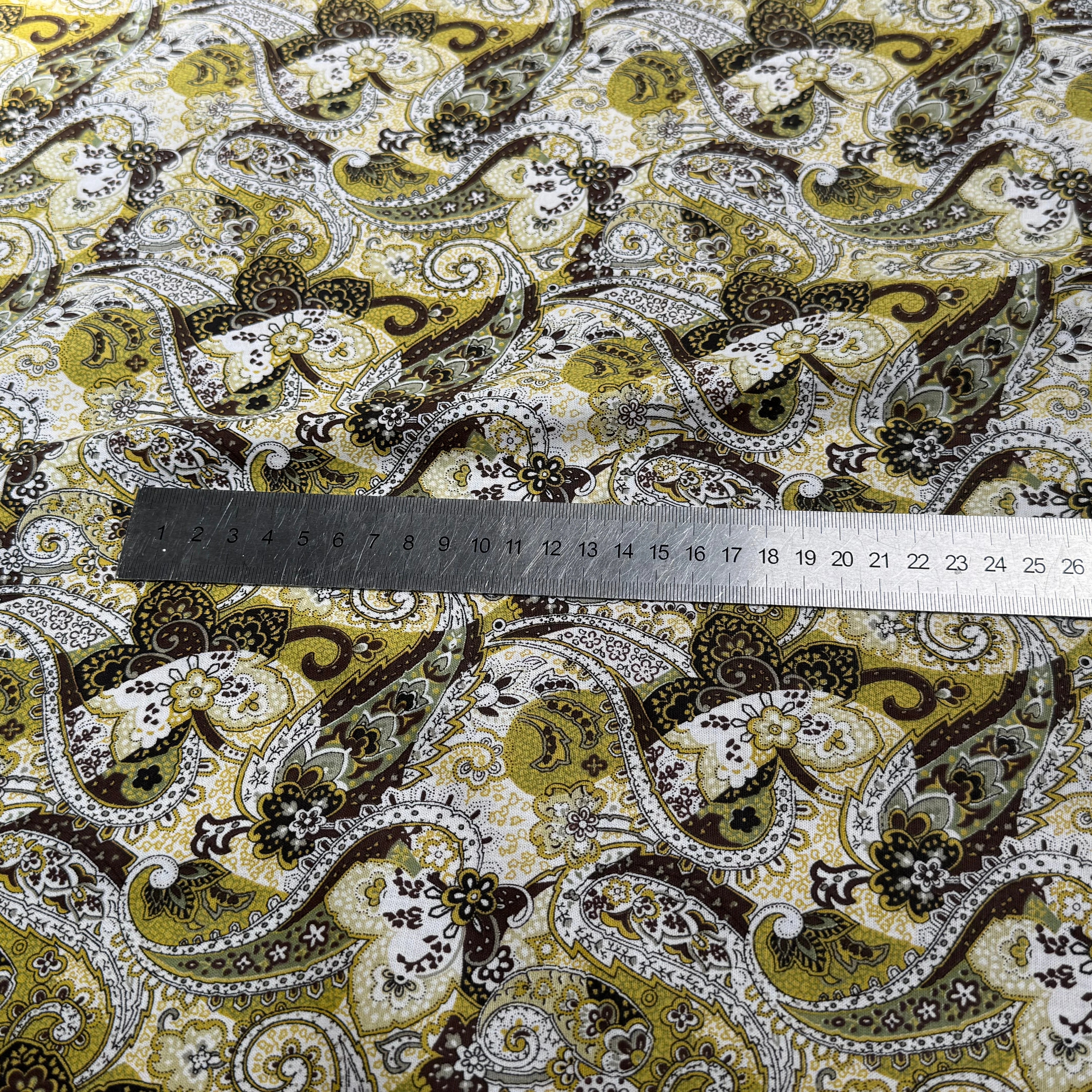 POPLEINE DE COTON VERT JAUNE PAISLEY - My Little Coupon