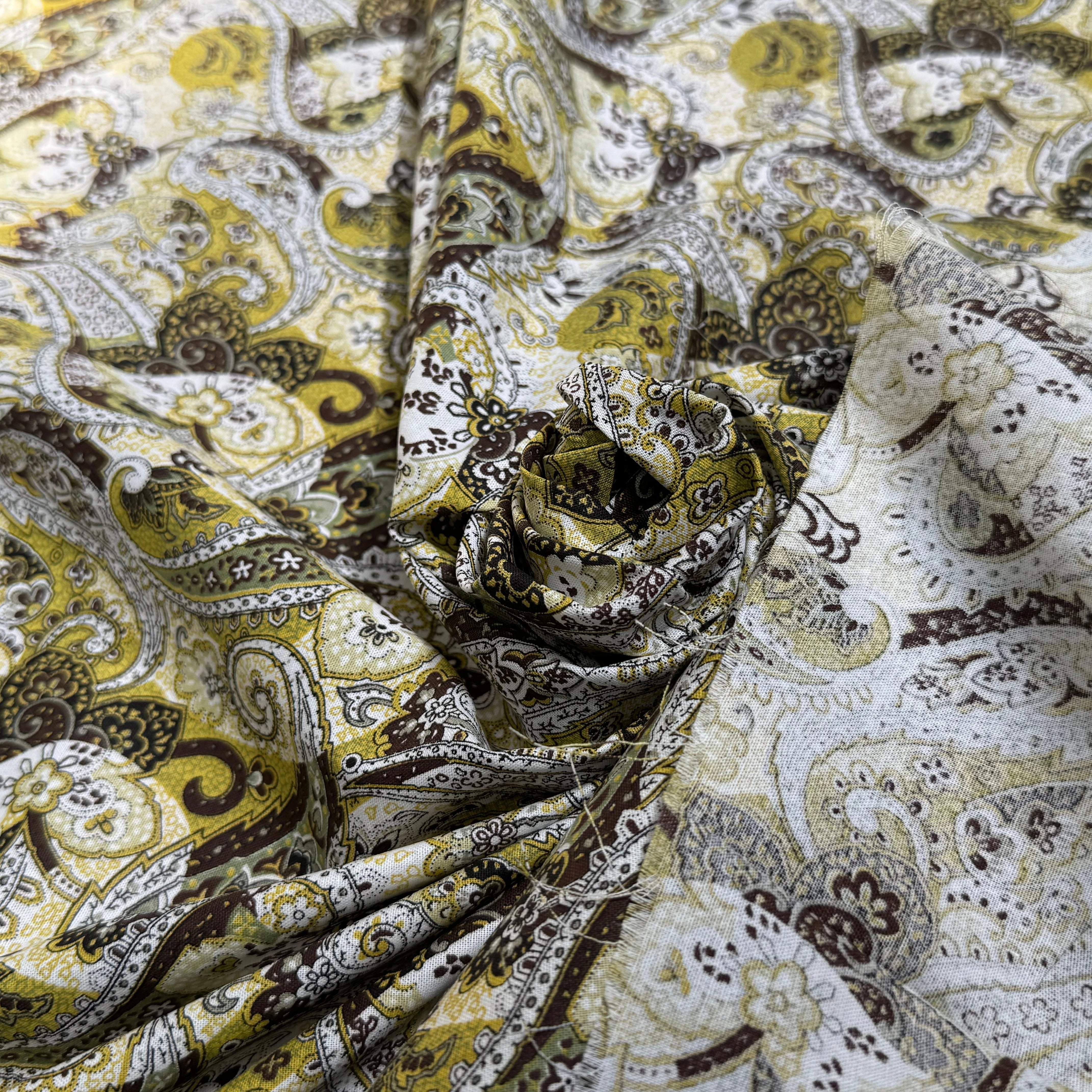 POPLEINE DE COTON VERT JAUNE PAISLEY - My Little Coupon