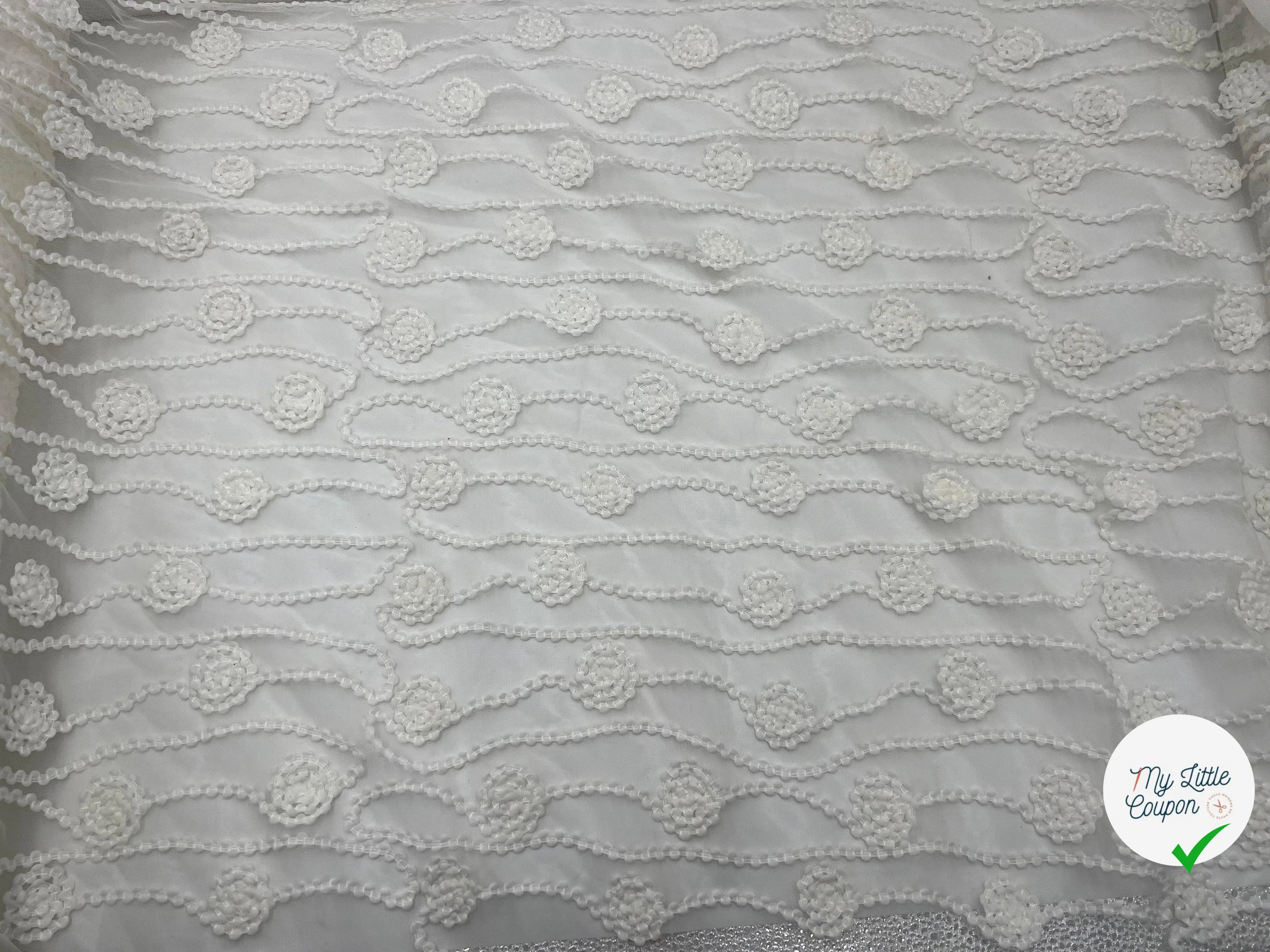 RÉSILLE BRODÉE ANNÉES FOLIES PERLÉE BLANC - coupon de tissu de 3 mètres - My Little Coupon - tissu - coudre
