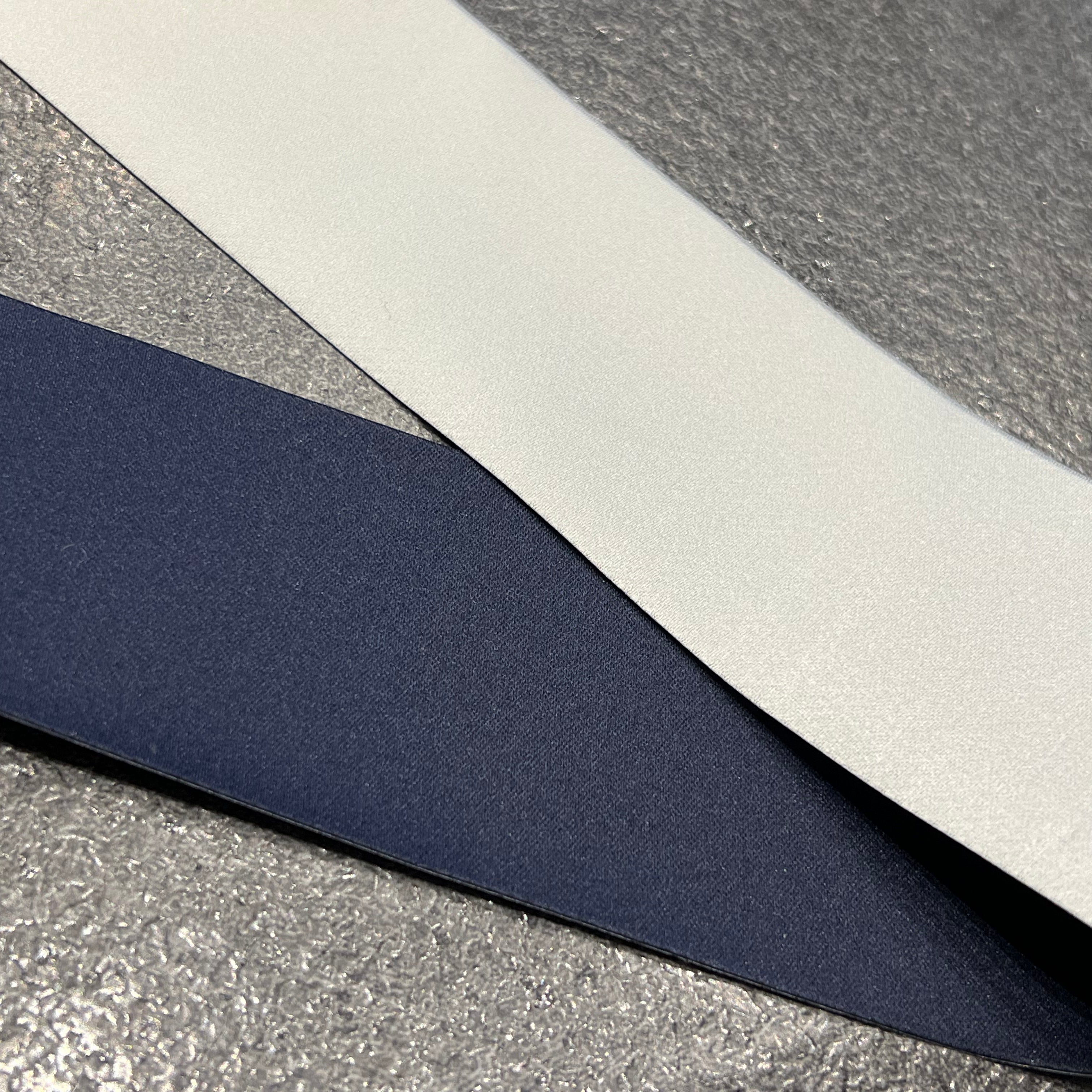 RUBAN BI-FACE MARINE ET GRIS TRÈS CLAIR 40mm - My Little Coupon