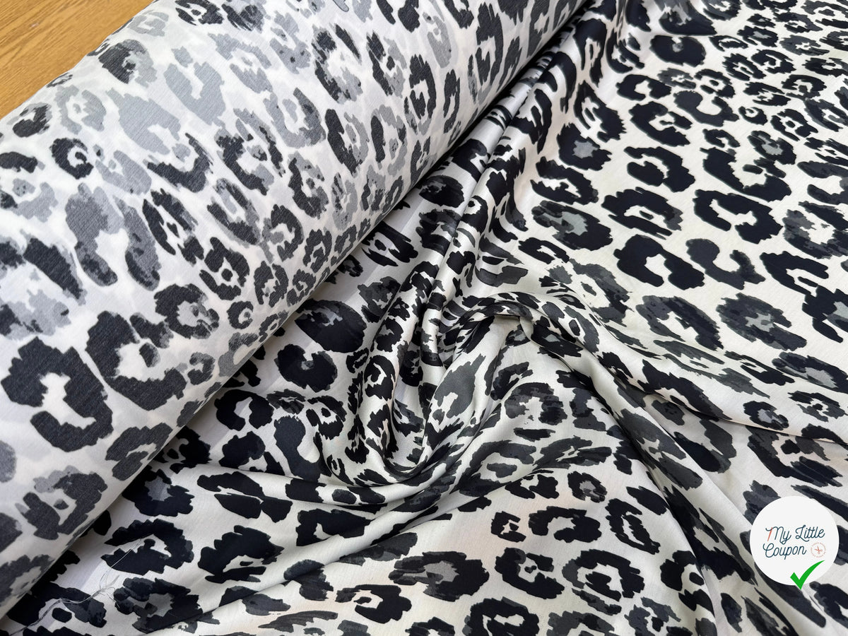 SATIN 100% VISCOSE SUPER FLUIDE ET DOUCE FOND ÉCRU LÉOPARD NOIR - My Little Coupon
