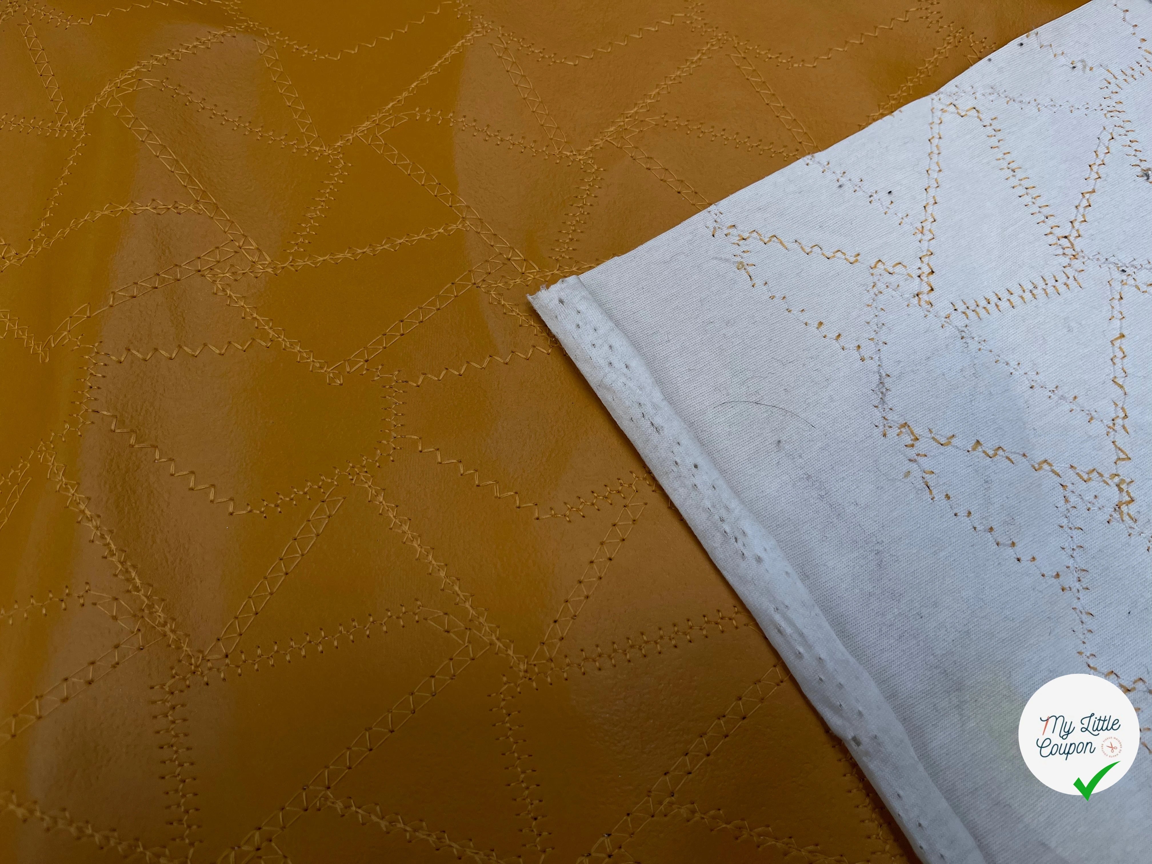 SATIN CUIR JAUNE MOUTARDE MOTIF GÉOMETRIQUE AVEC FIL - My Little Coupon