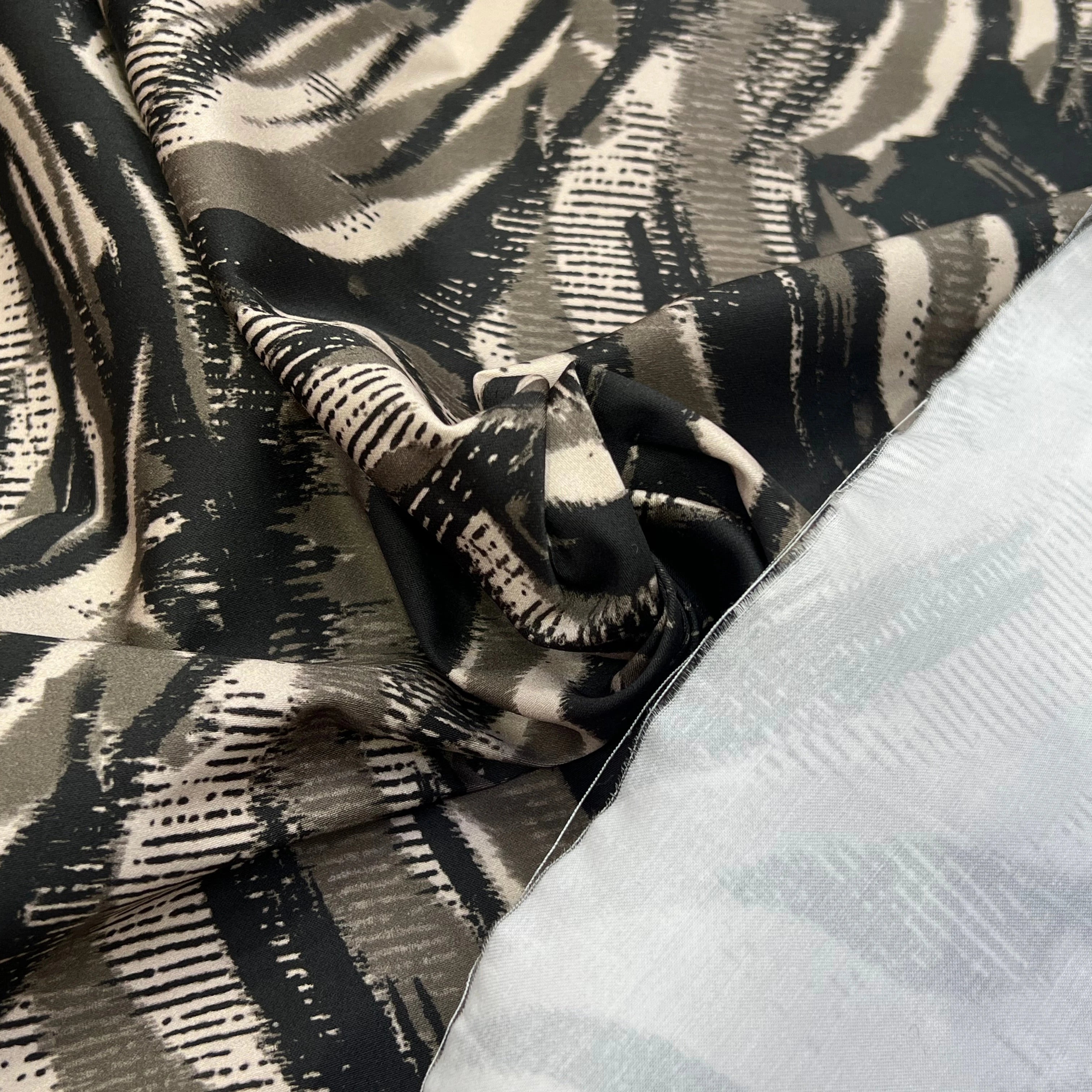 SATIN DE COTON BELLE TENUE IMPRIMÉ SAVANE 96% COTON - My Little Coupon