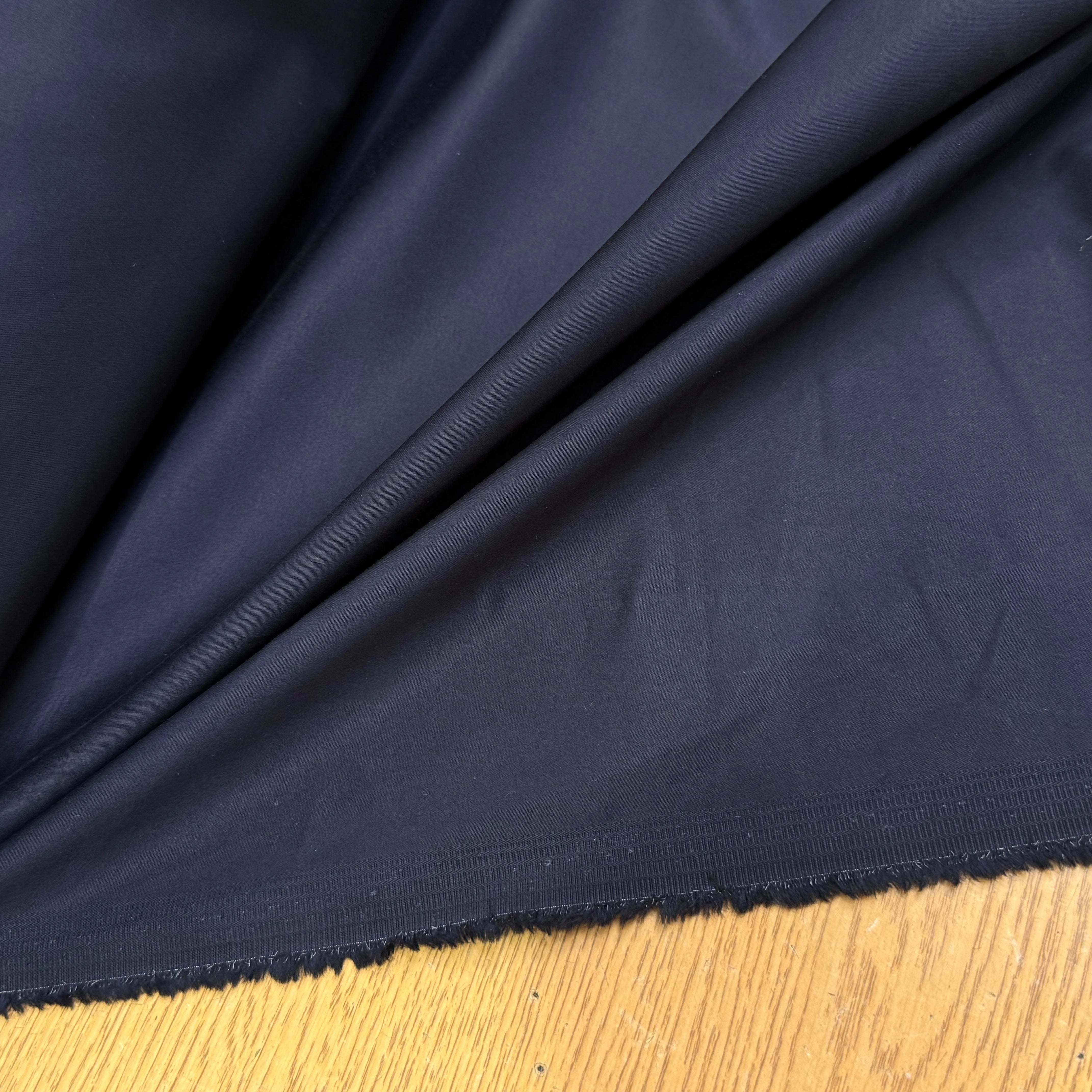 SATIN DE COTON BLEU MARINE 5% ÉLASTHANNE COUTURE - My Little Coupon