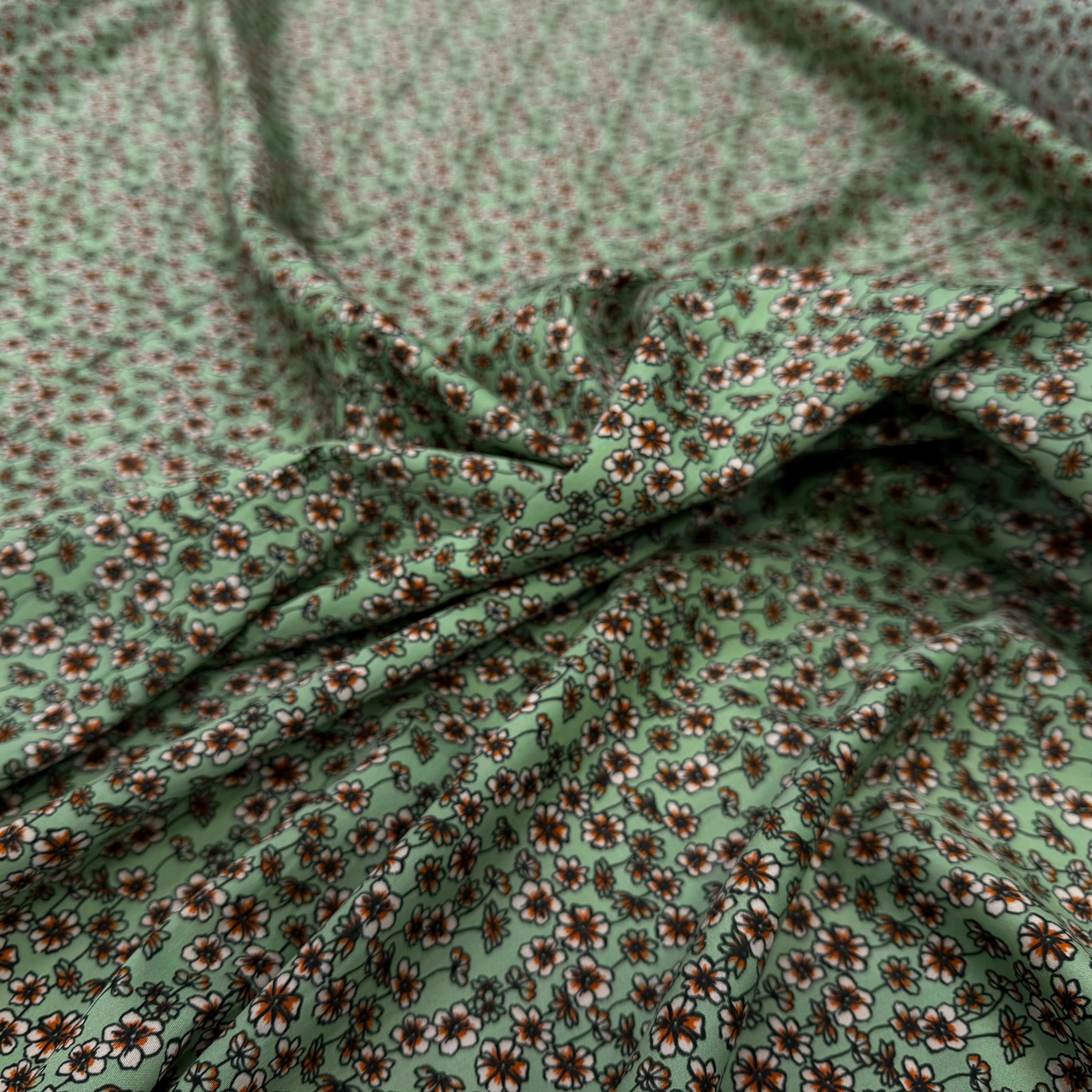 SATIN DE COTON FLEURS FOND VERT PREMIUM COMO - My Little Coupon