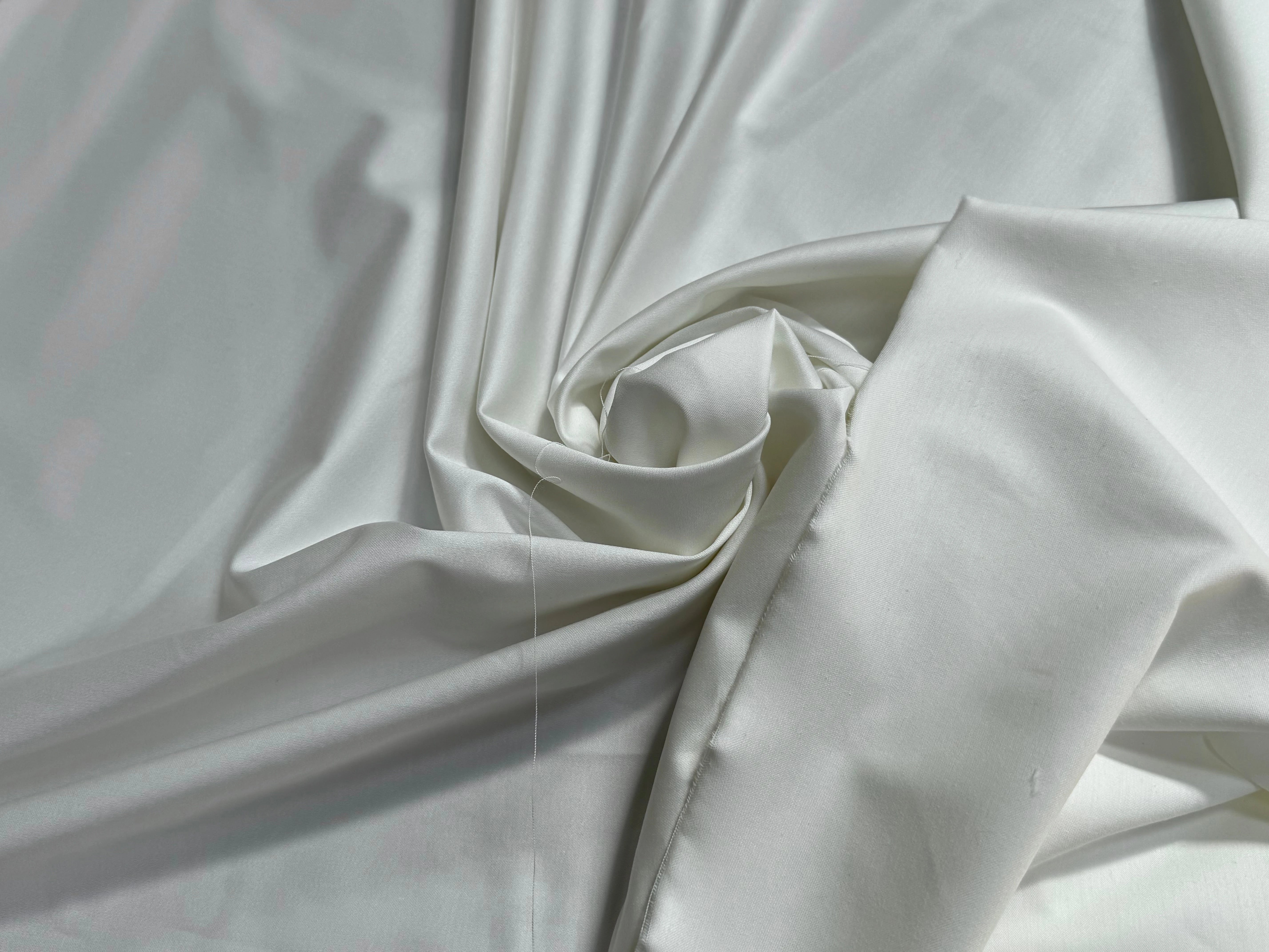 SATIN DE COTON LOURD TRÈS BELLE TENUE BLANC CASSÉ STRETCH - My Little Coupon