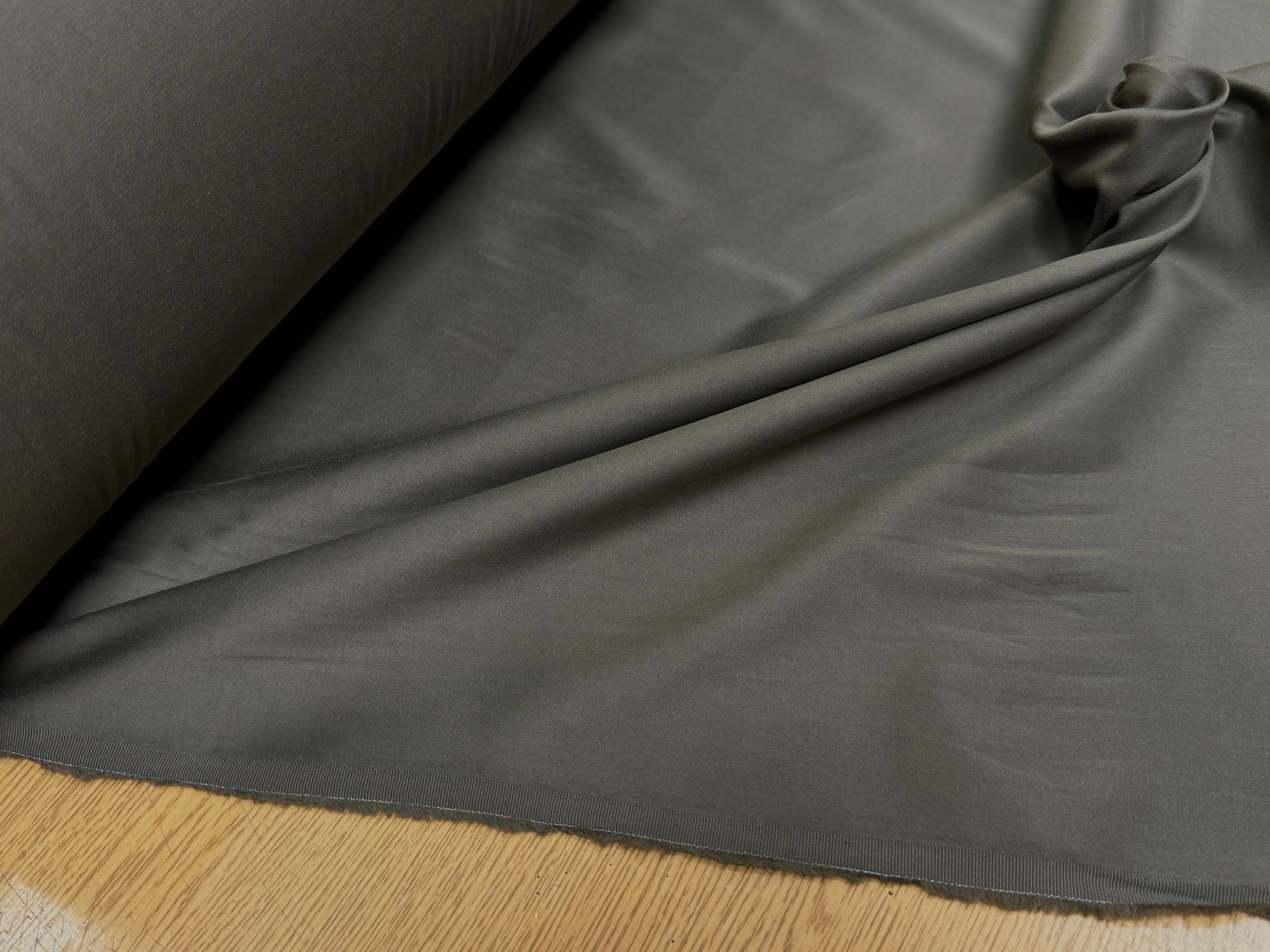 SATIN DE COTON LOURD VERT DE GRIS STRETCH COUTURE - My Little Coupon