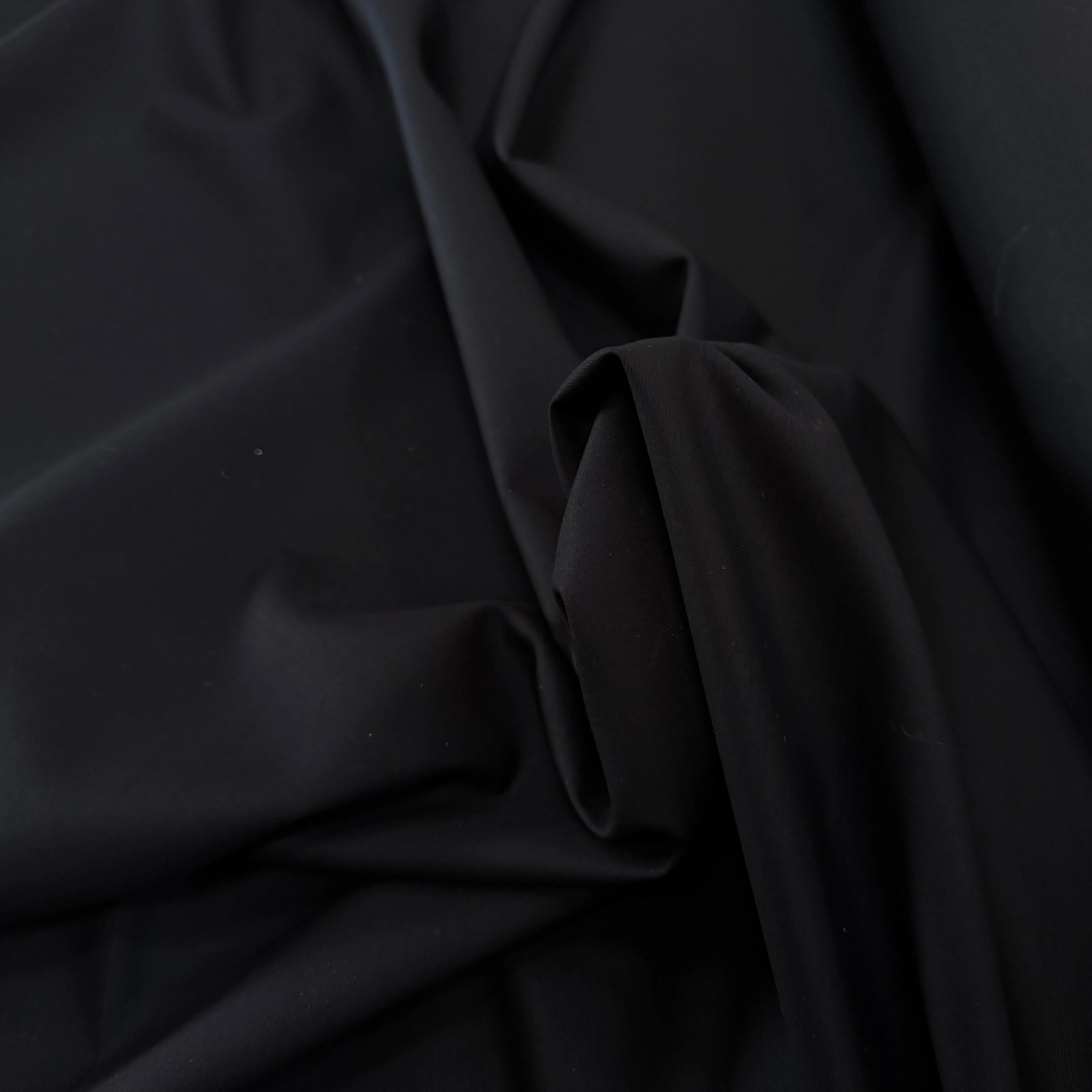 SATIN DE COTON NOIR 2% EA SUPERBE TOMBER - My Little Coupon