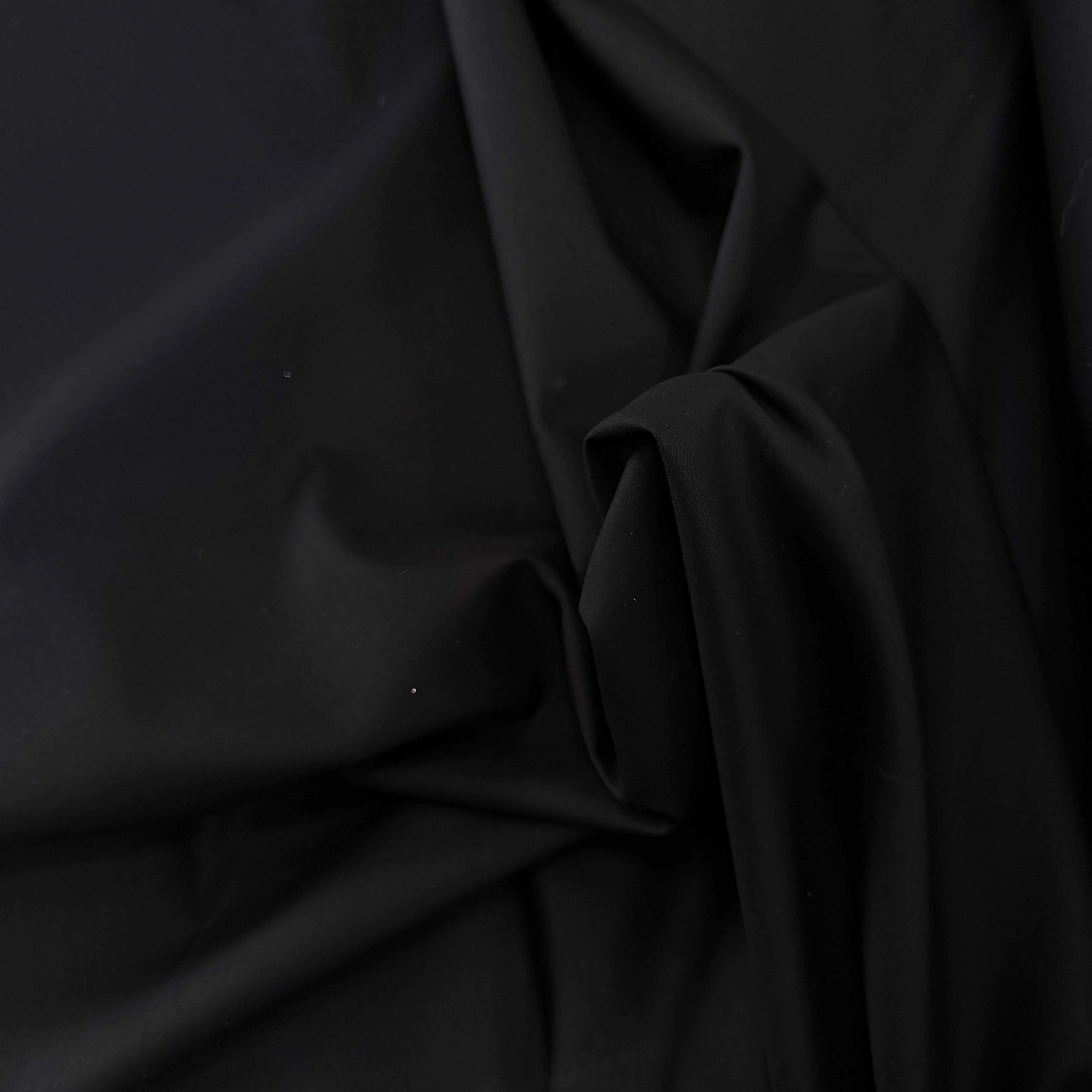 SATIN DE COTON NOIR 2% EA SUPERBE TOMBER - My Little Coupon