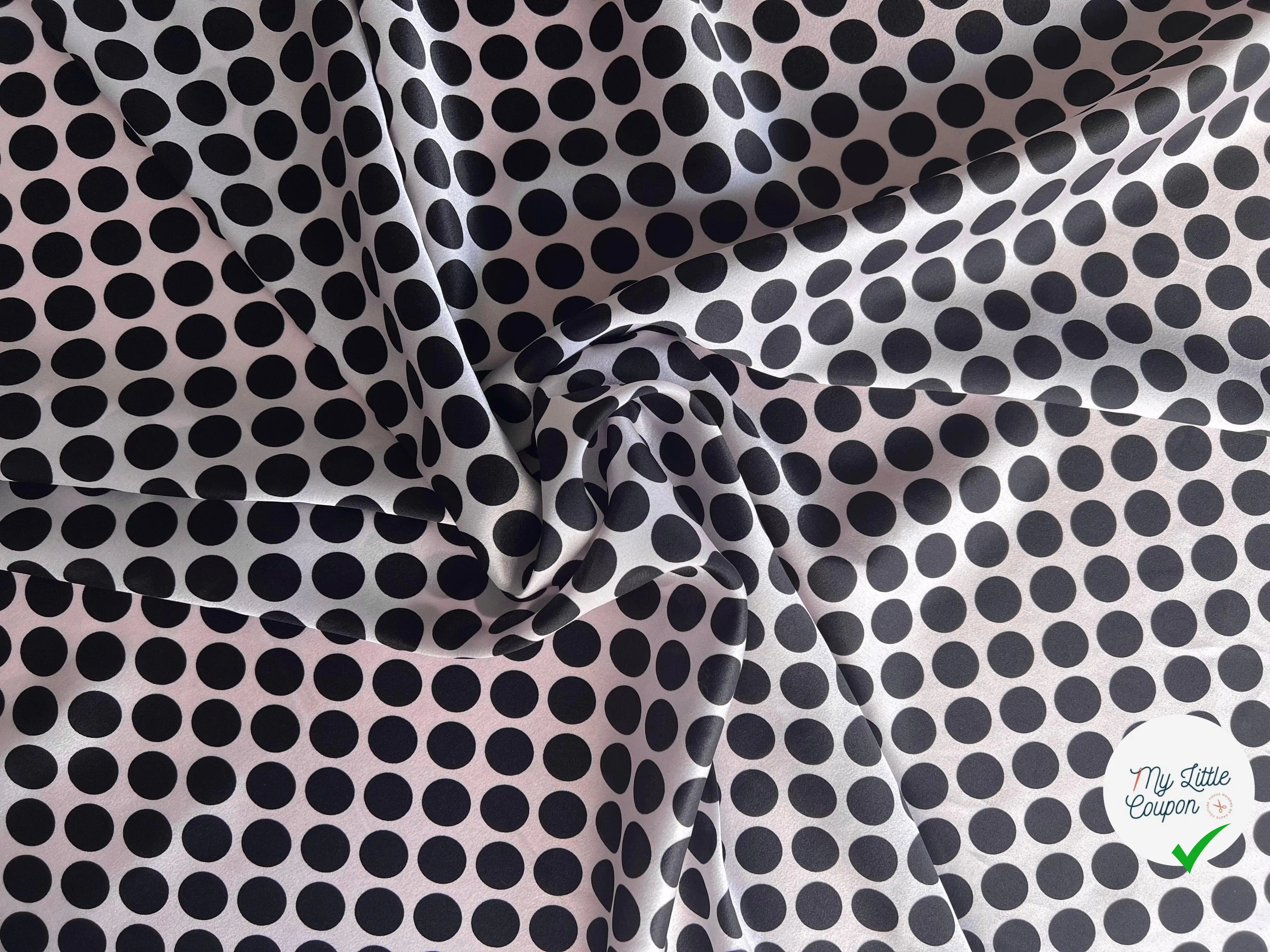 SATIN DE SOIE EXTENSIBLE POIS NOIRS SUR FOND ROSE - My Little Coupon - tissu - coudre