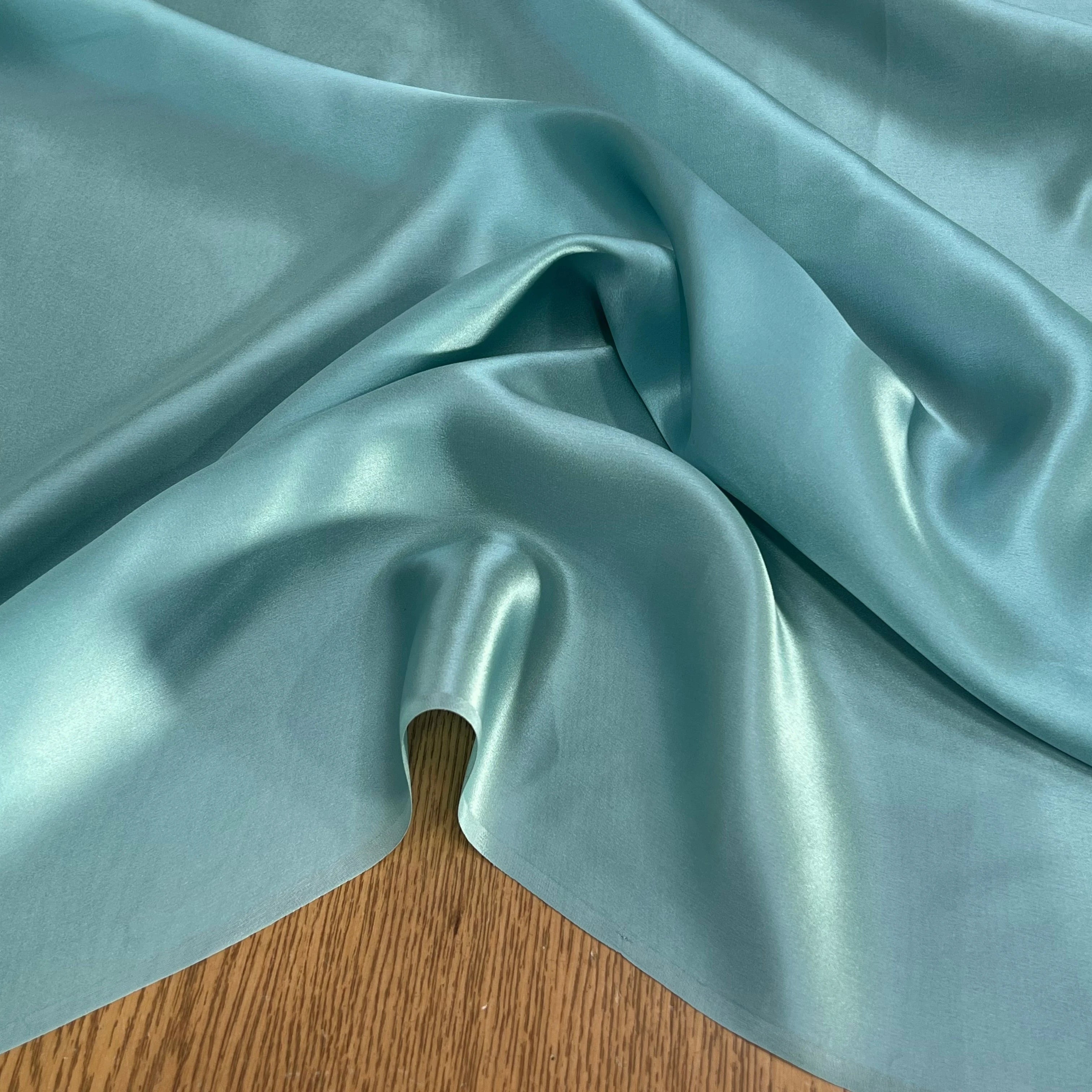 SATIN DE SOIE FLUIDE 100% SOIE BLUE LAGOON (TURQUOISE) - My Little Coupon