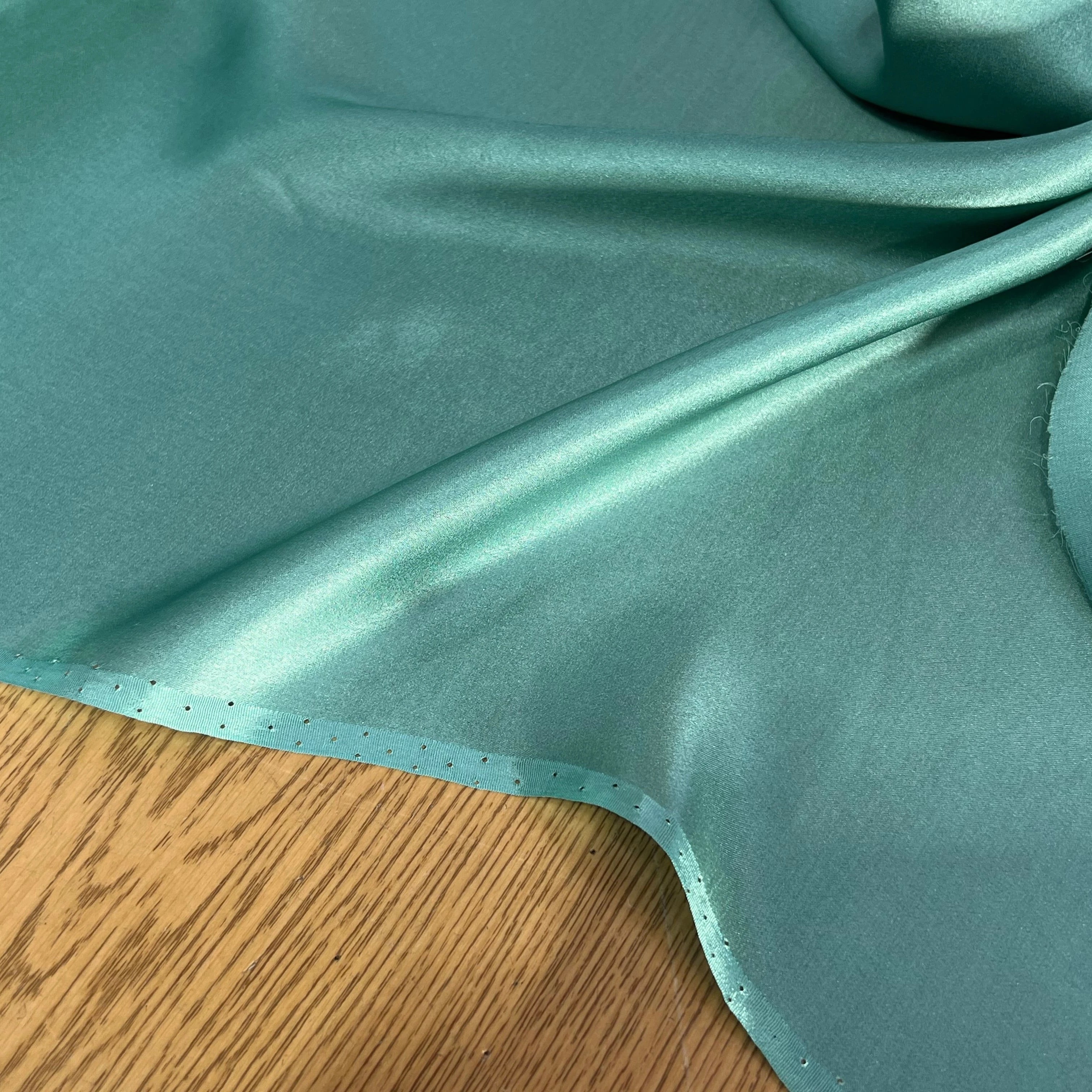 SATIN DE SOIE FLUIDE 100% SOIE VERT VENITIAN GREEN - My Little Coupon