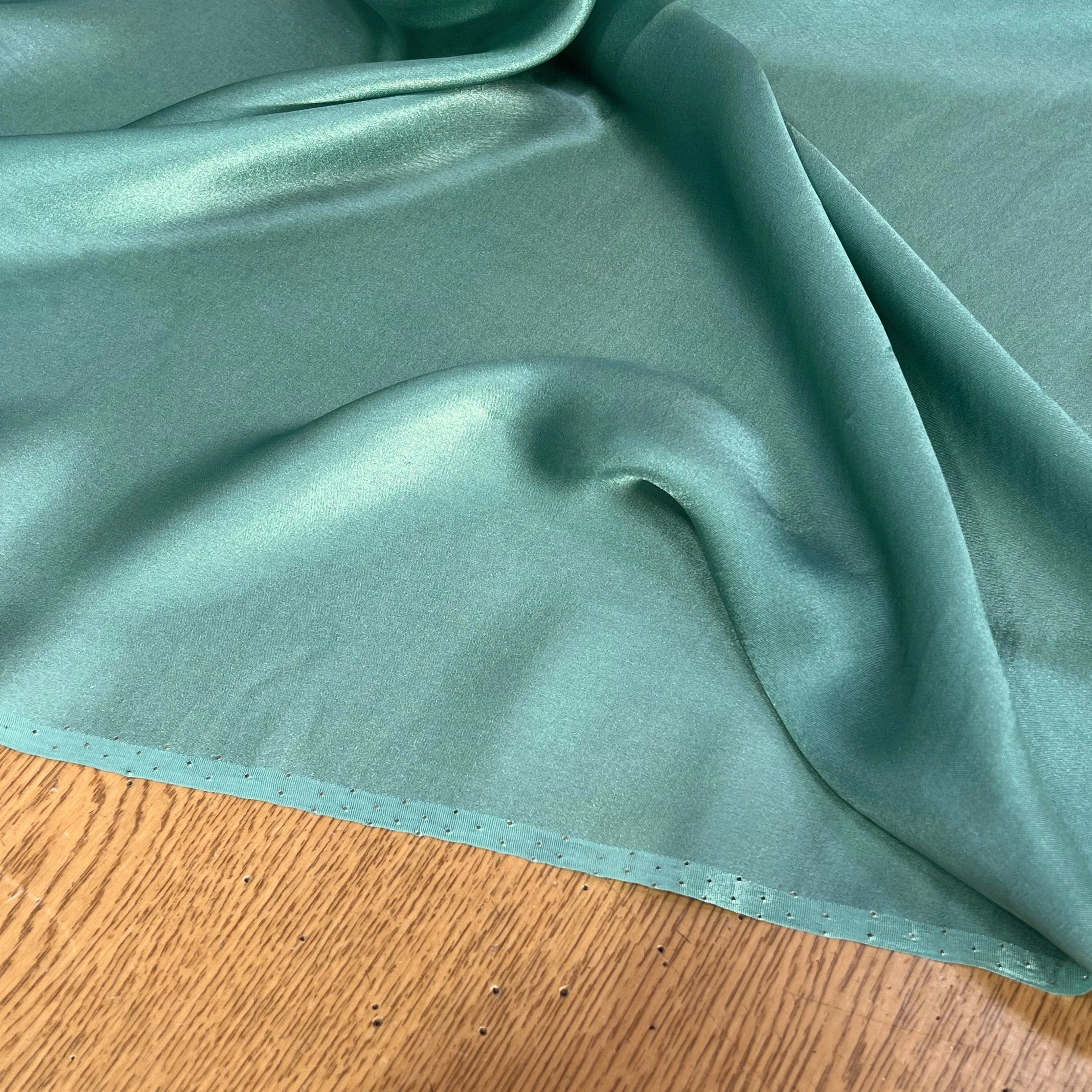 SATIN DE SOIE FLUIDE 100% SOIE VERT VENITIAN GREEN - My Little Coupon