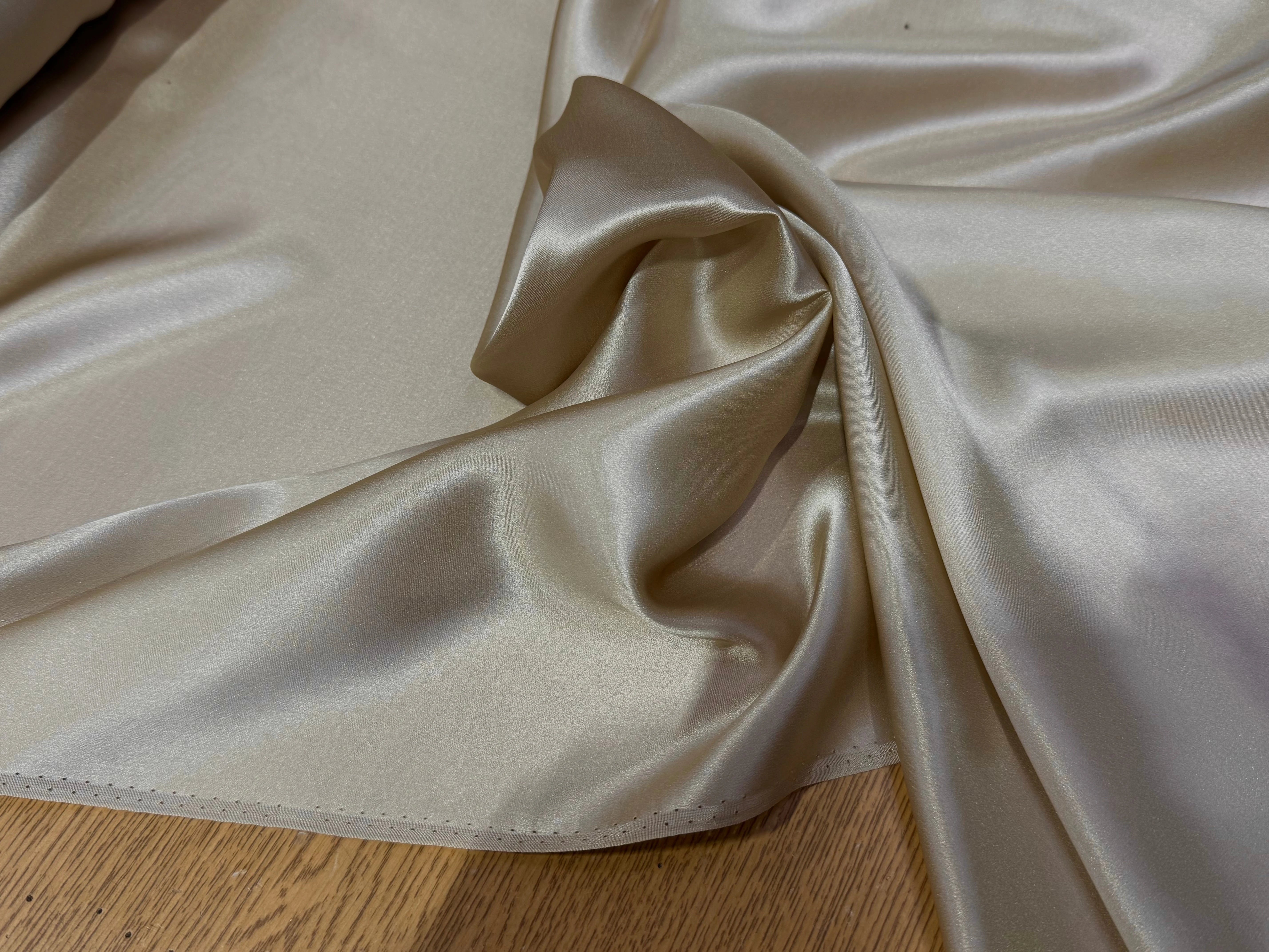 SATIN DE SOIE FLUIDE BEIGE OR 110CM - My Little Coupon