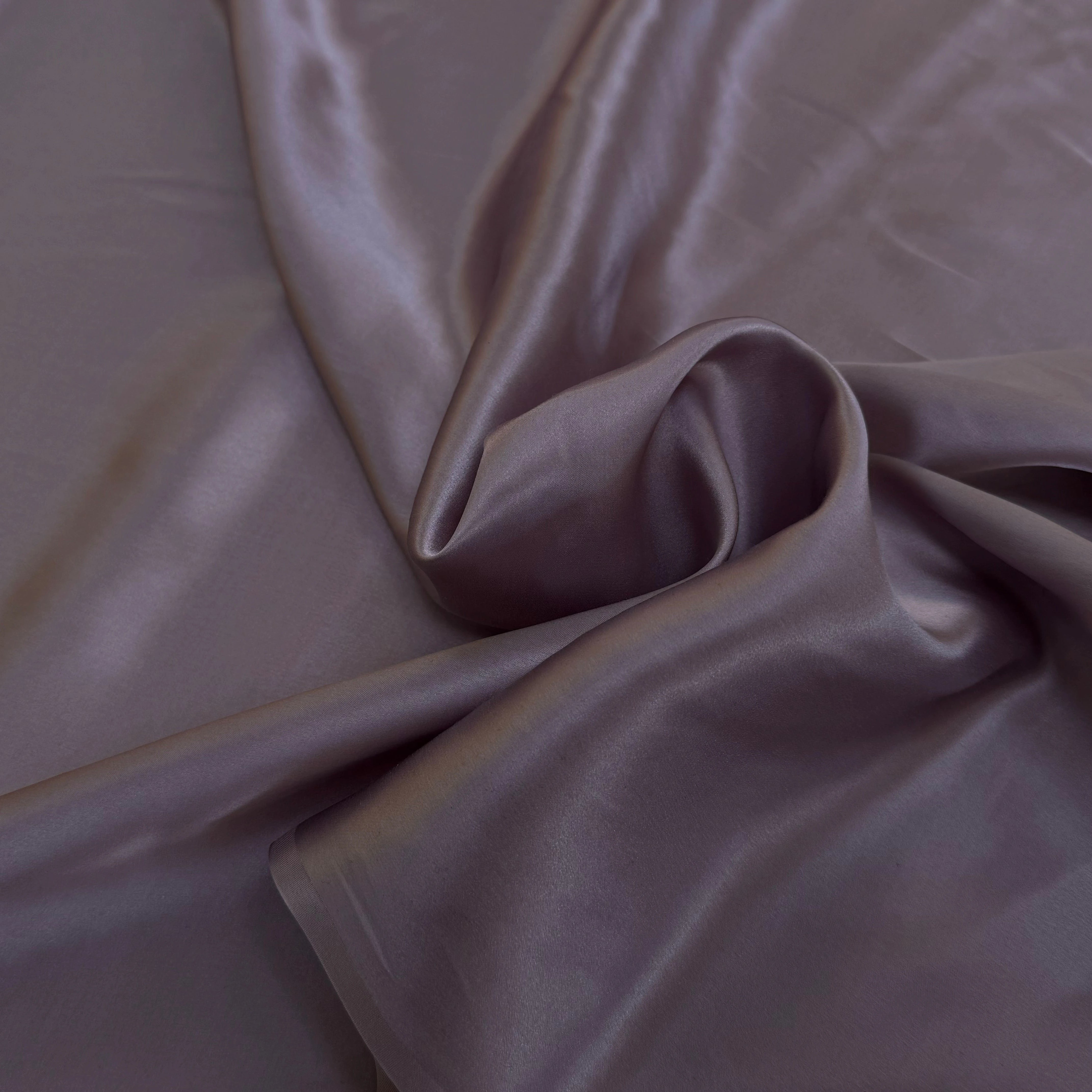 SATIN DE SOIE FLUIDE LAVANDE GRISÉ - My Little Coupon