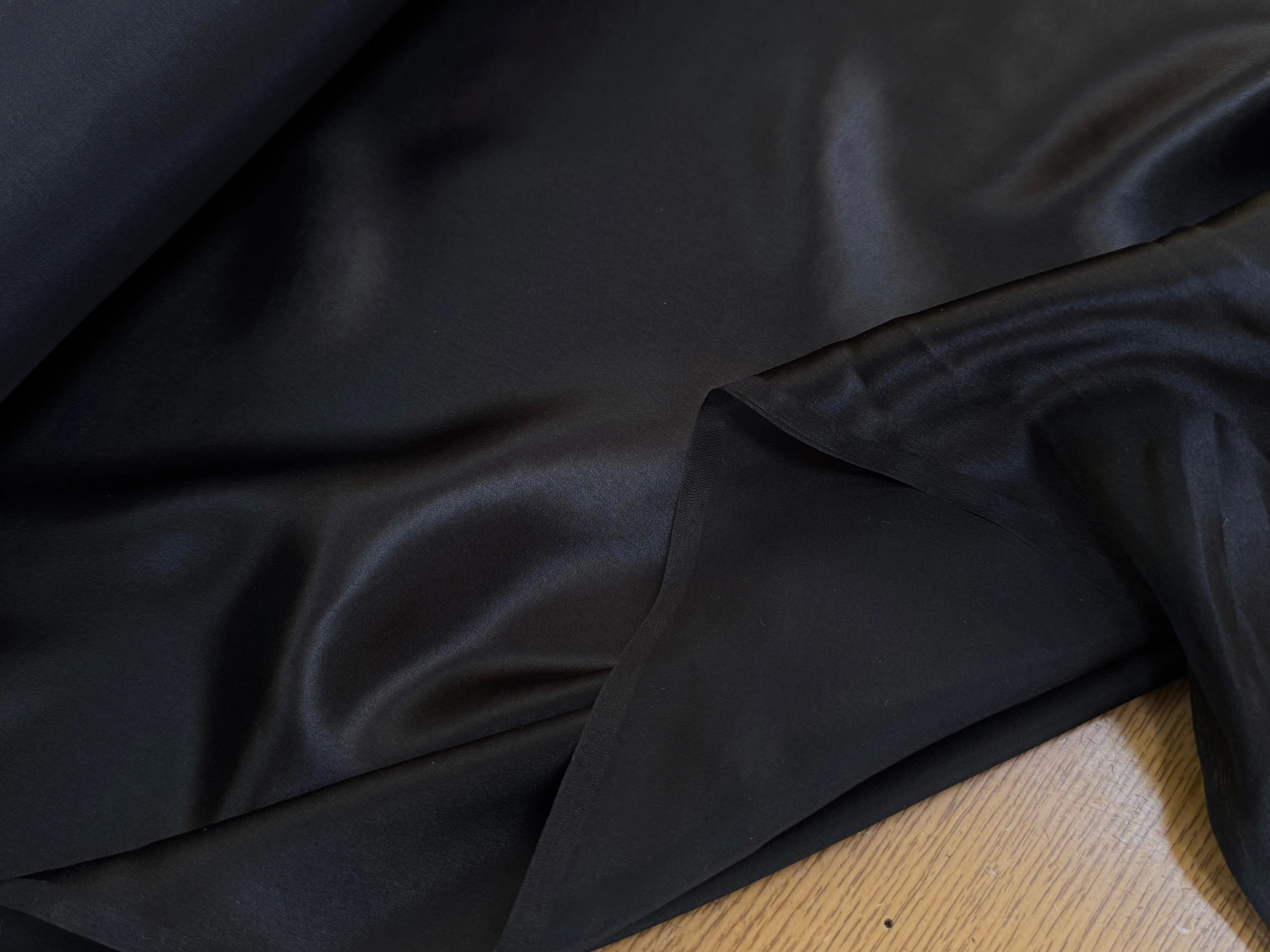 SATIN DE SOIE FLUIDE NOIR 110CM - My Little Coupon