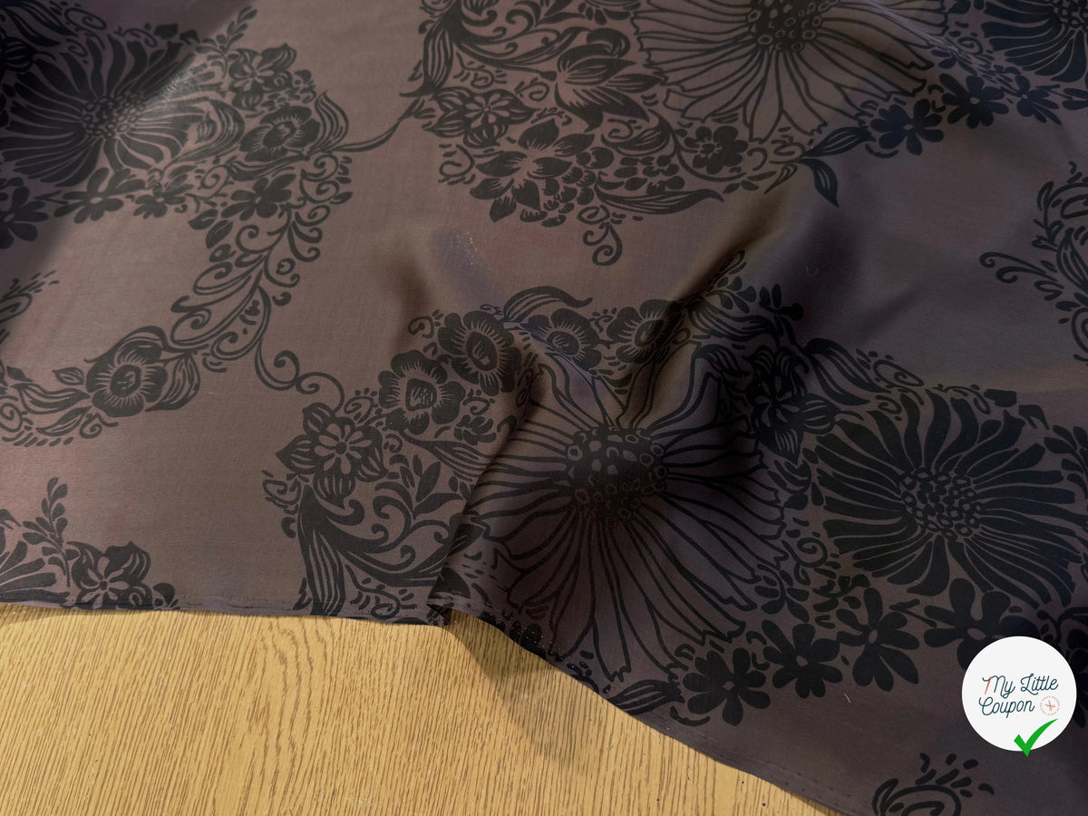 SATIN DE SOIE FLUIDE SMOKY BROWN IMPRIMÉ BASE DE FLEURS - My Little Coupon
