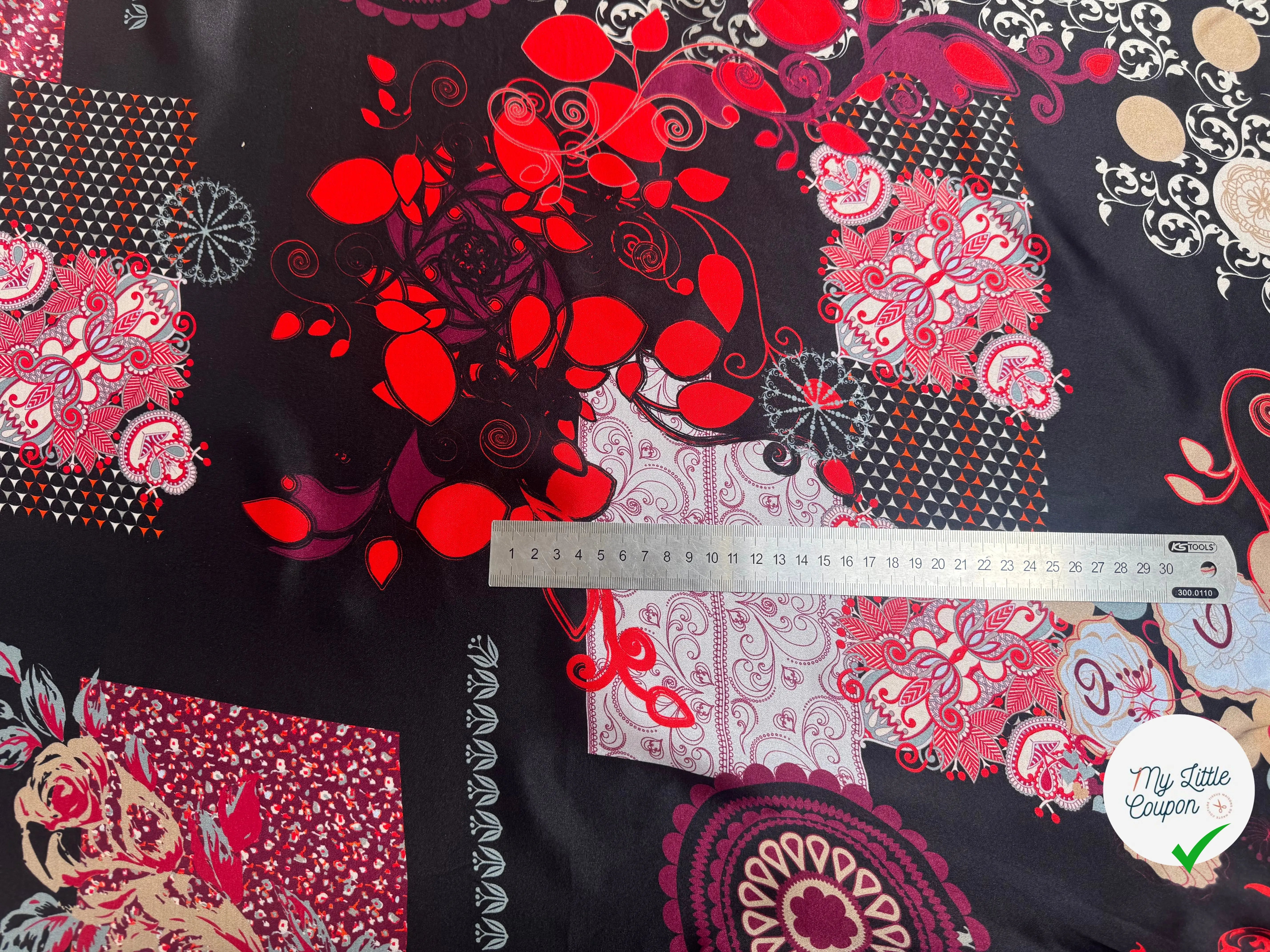 SATIN DE SOIE FOND NOIR MOTIFS ROUGE ET BLANC - My Little Coupon