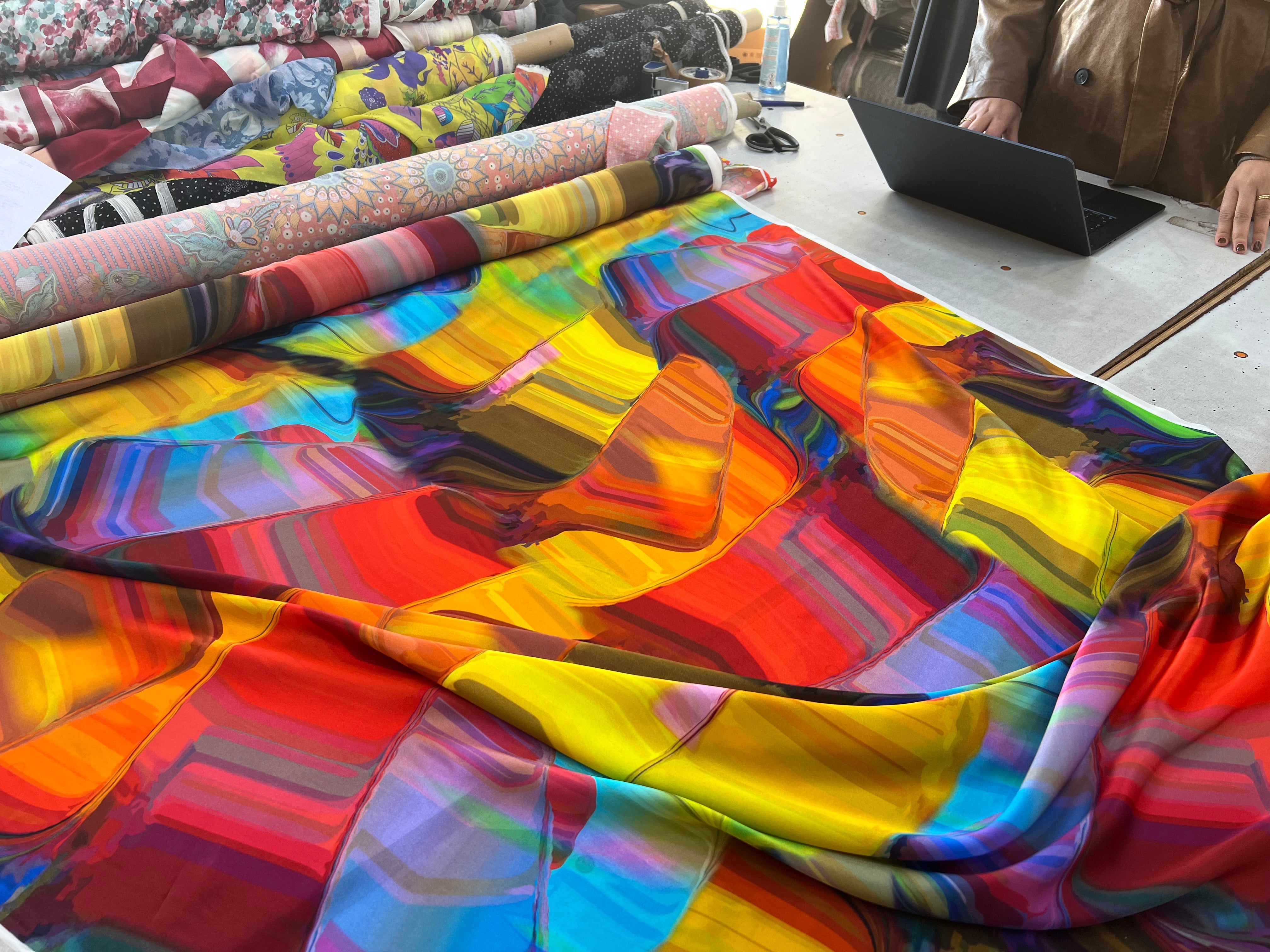 SATIN DE SOIE GLAMOUR PSYCHEDELIQUE MLC INTERN