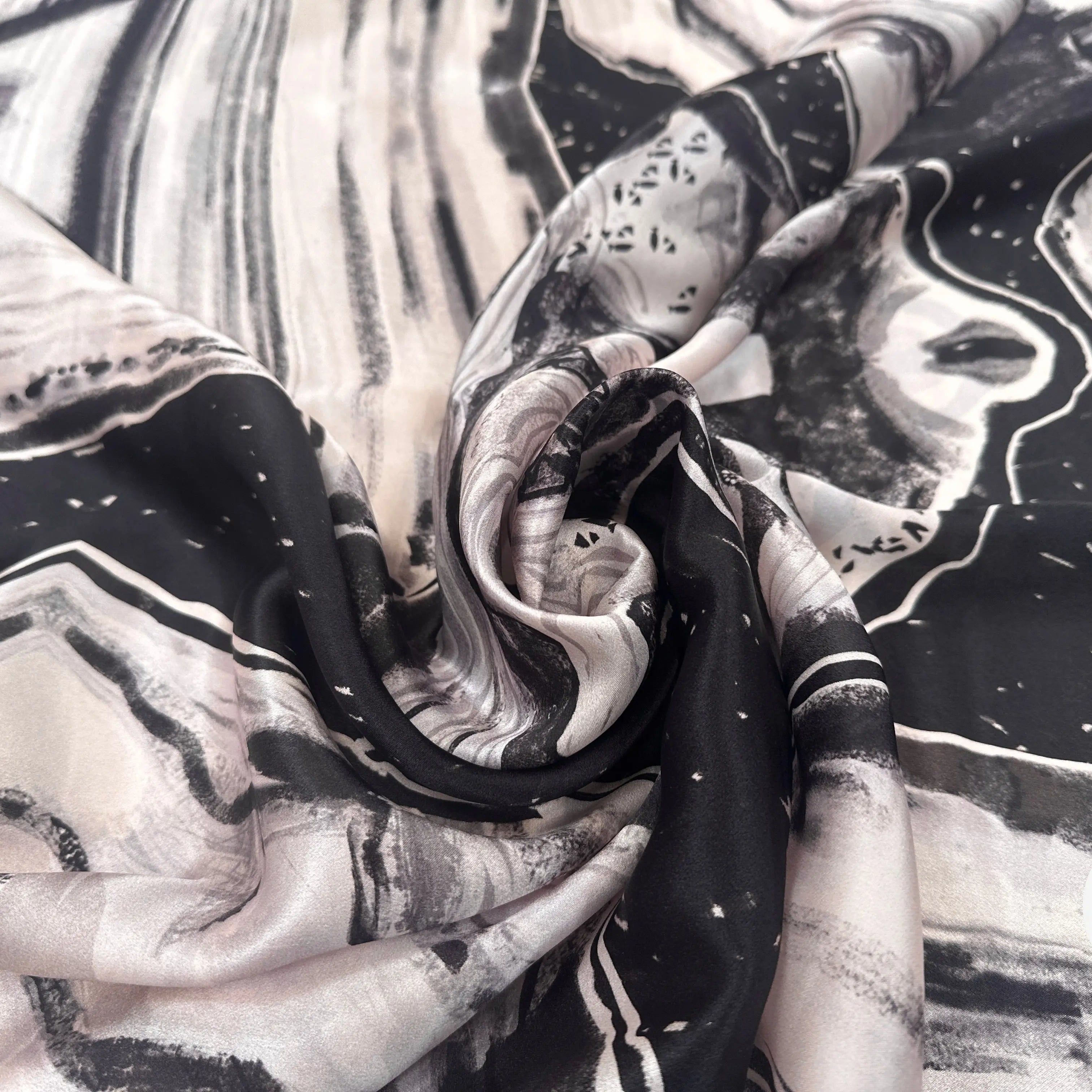 SATIN DE SOIE ITALIE CRÉATEUR MLC INTERN