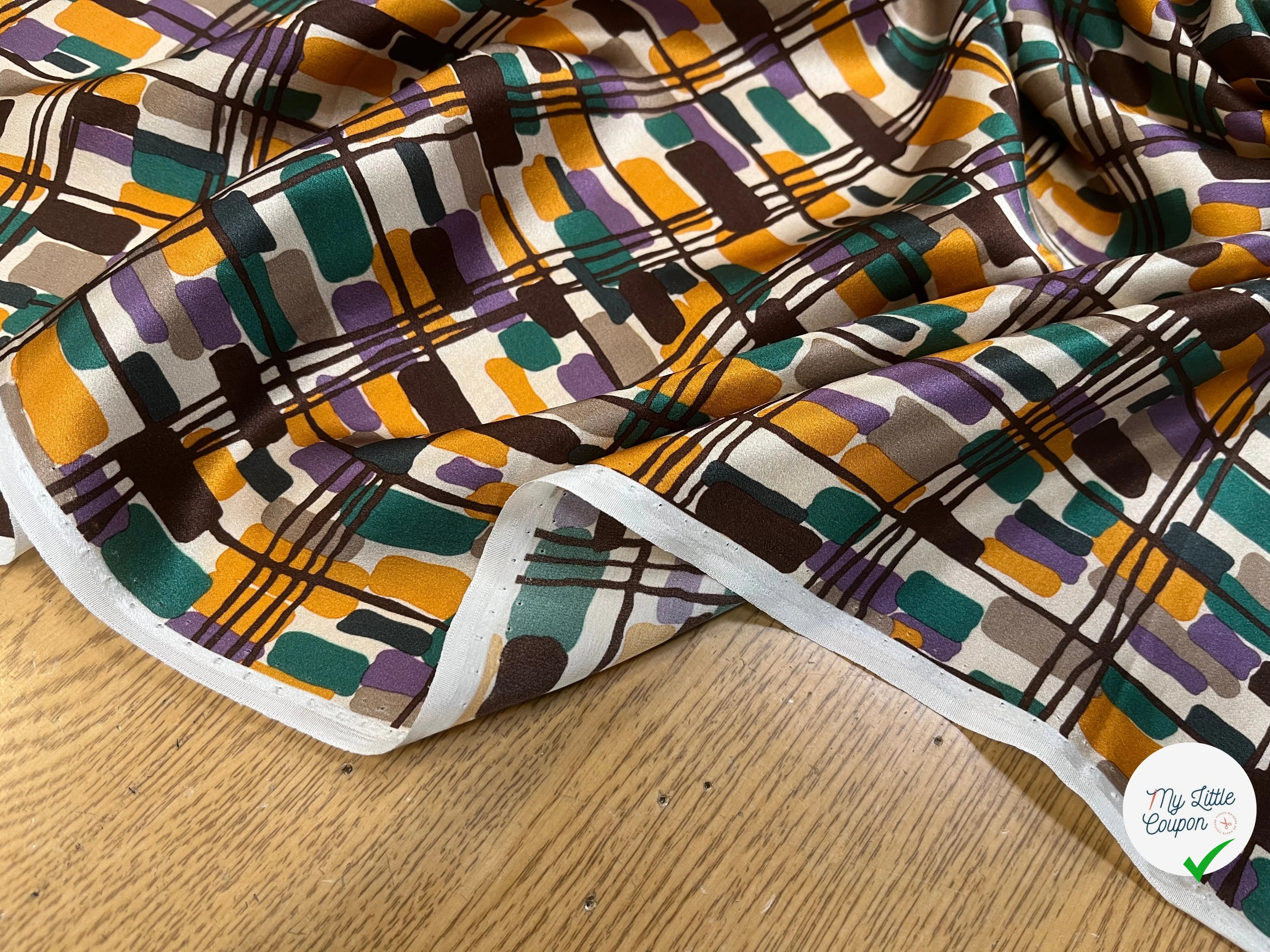 SATIN DE SOIE MOTIF RECTANGLE ABSTRAIT VERT JAUNE MARON ET VIOLET - My Little Coupon