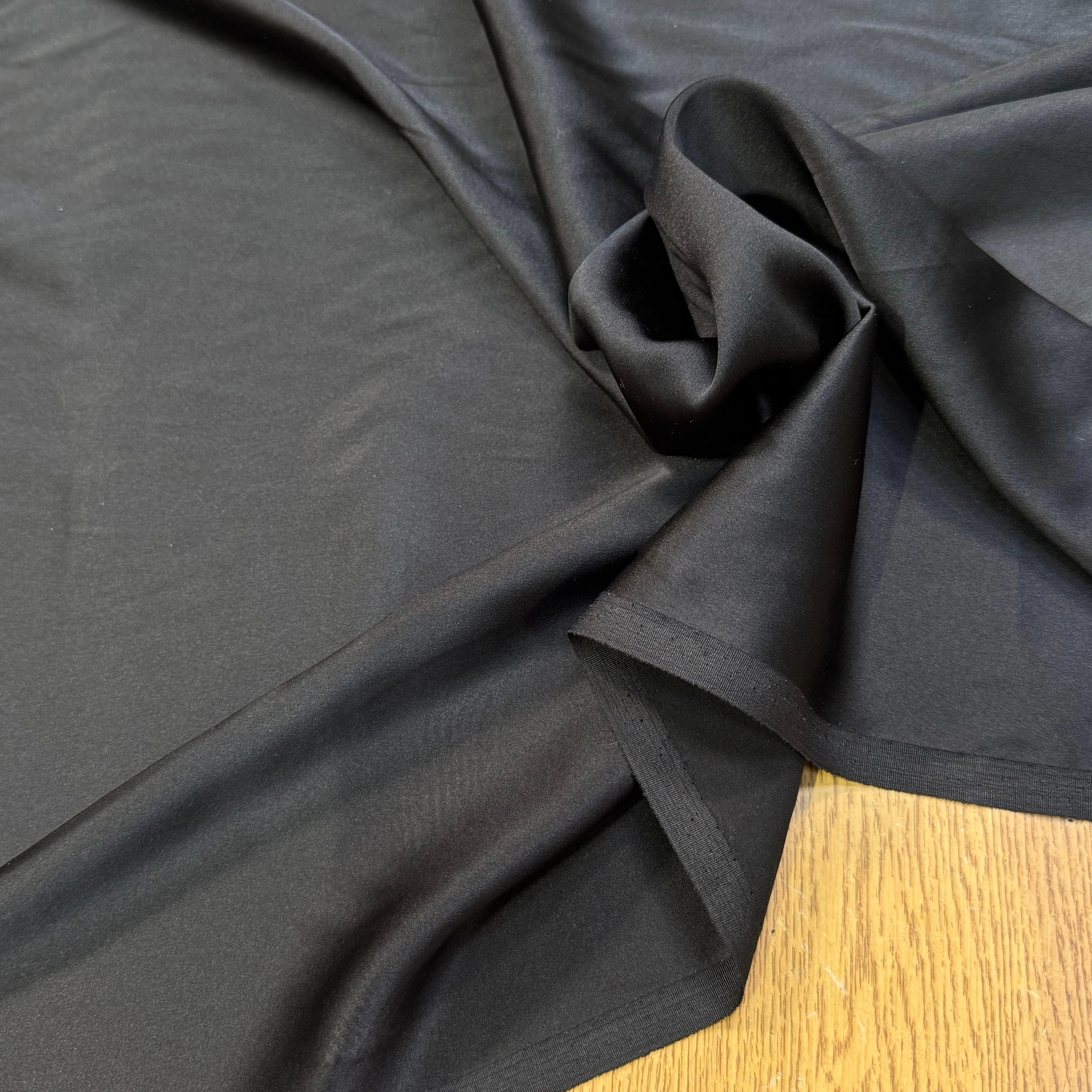 SATIN DE SOIE NOIR SOYEUX - My Little Coupon