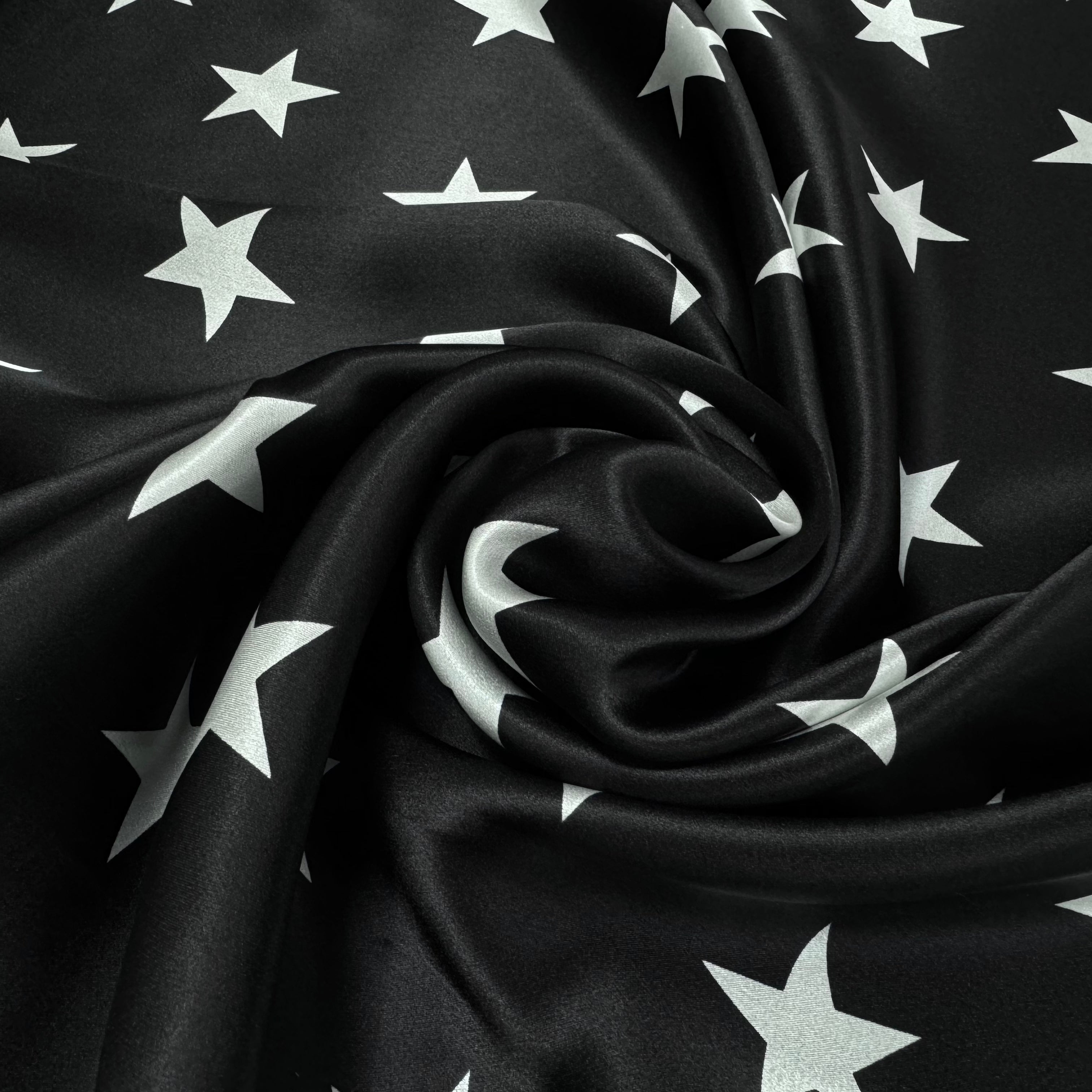 SATIN DE SOIE PRINT ÉTOILÉ FOND NOIR - My Little Coupon