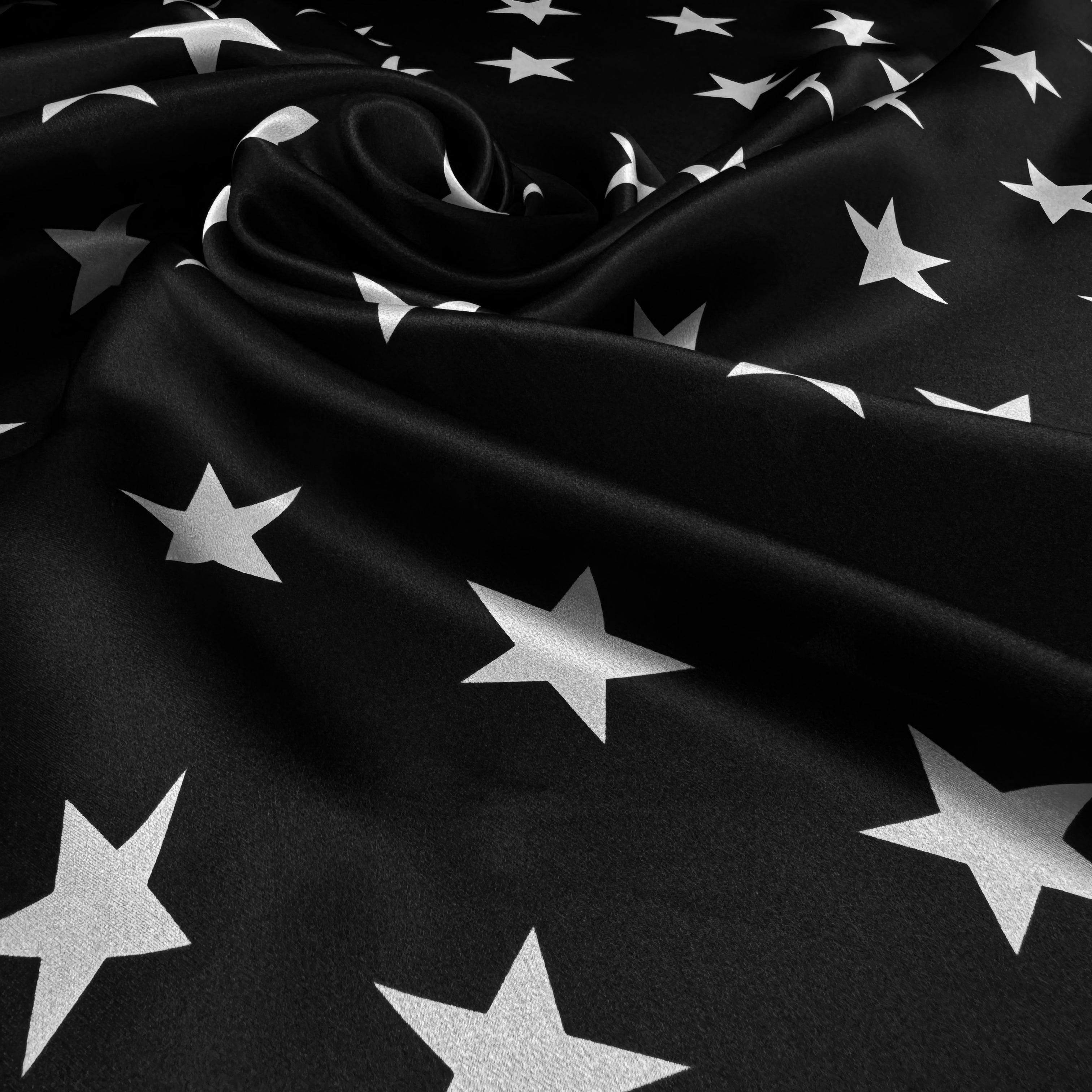 SATIN DE SOIE PRINT ÉTOILÉ FOND NOIR - My Little Coupon