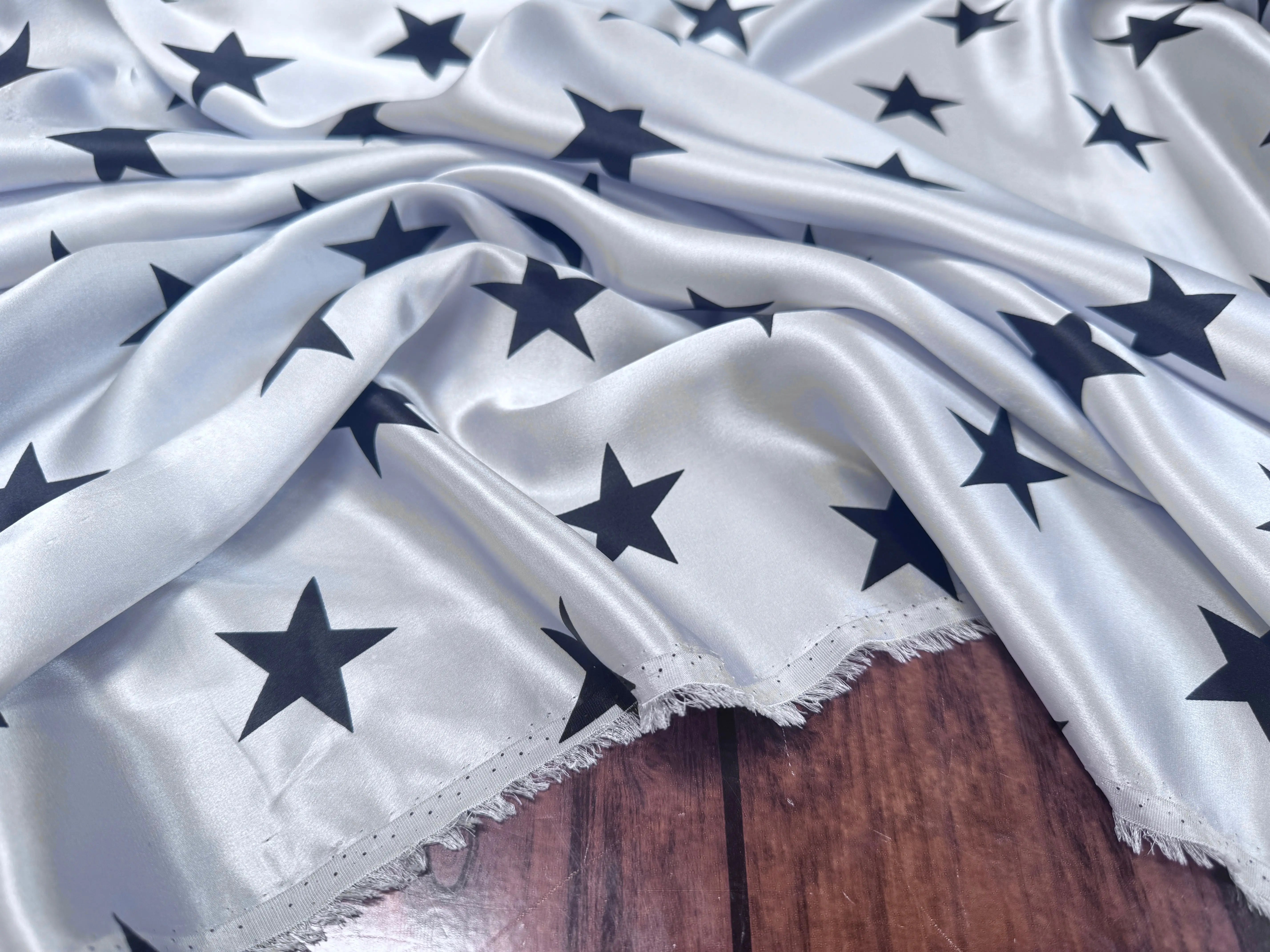 SATIN DE SOIE PRINT ÉTOILÉ NOIR FOND SKY BLUE - My Little Coupon