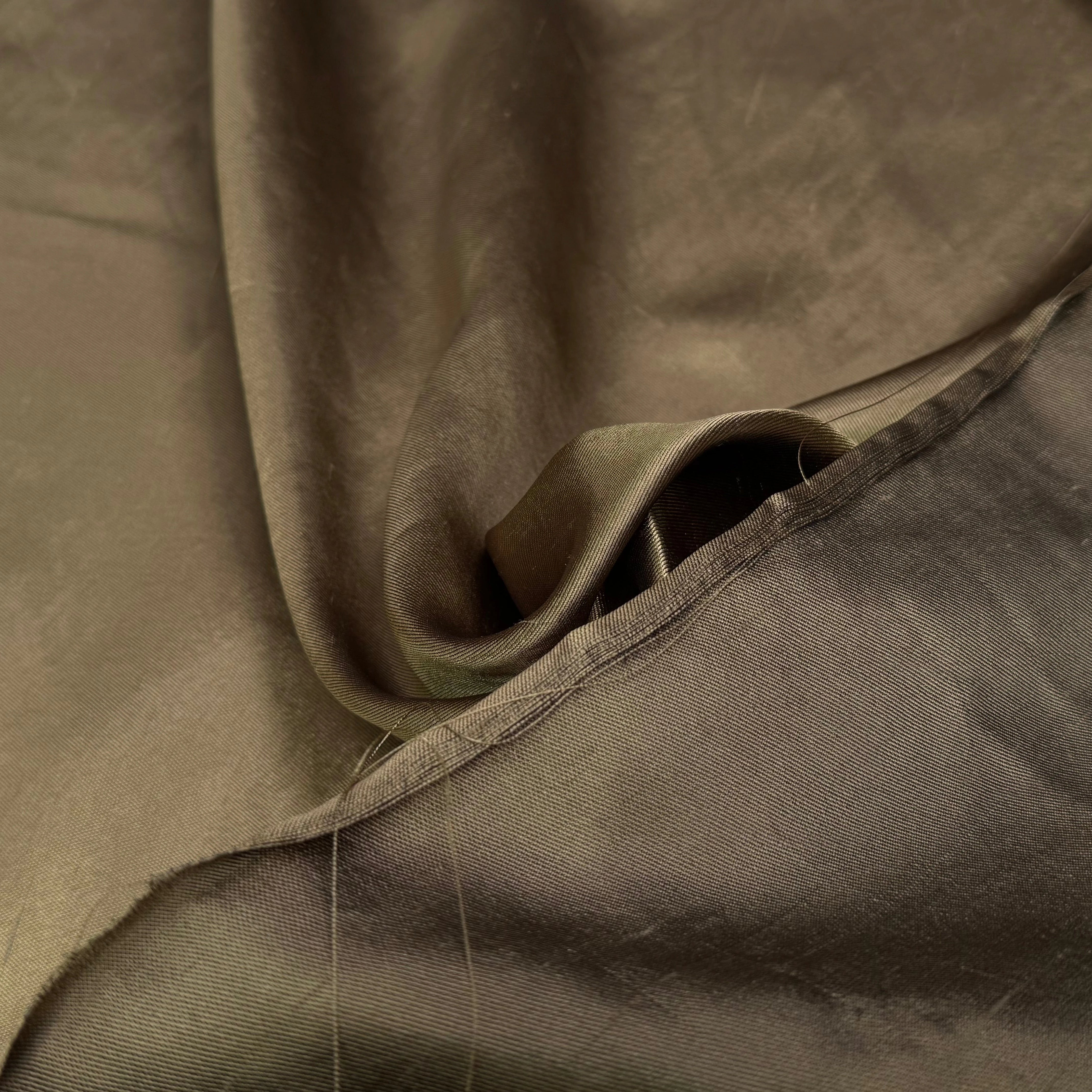 SATIN DUCHESSE TEXTURÉ LAITON - My Little Coupon