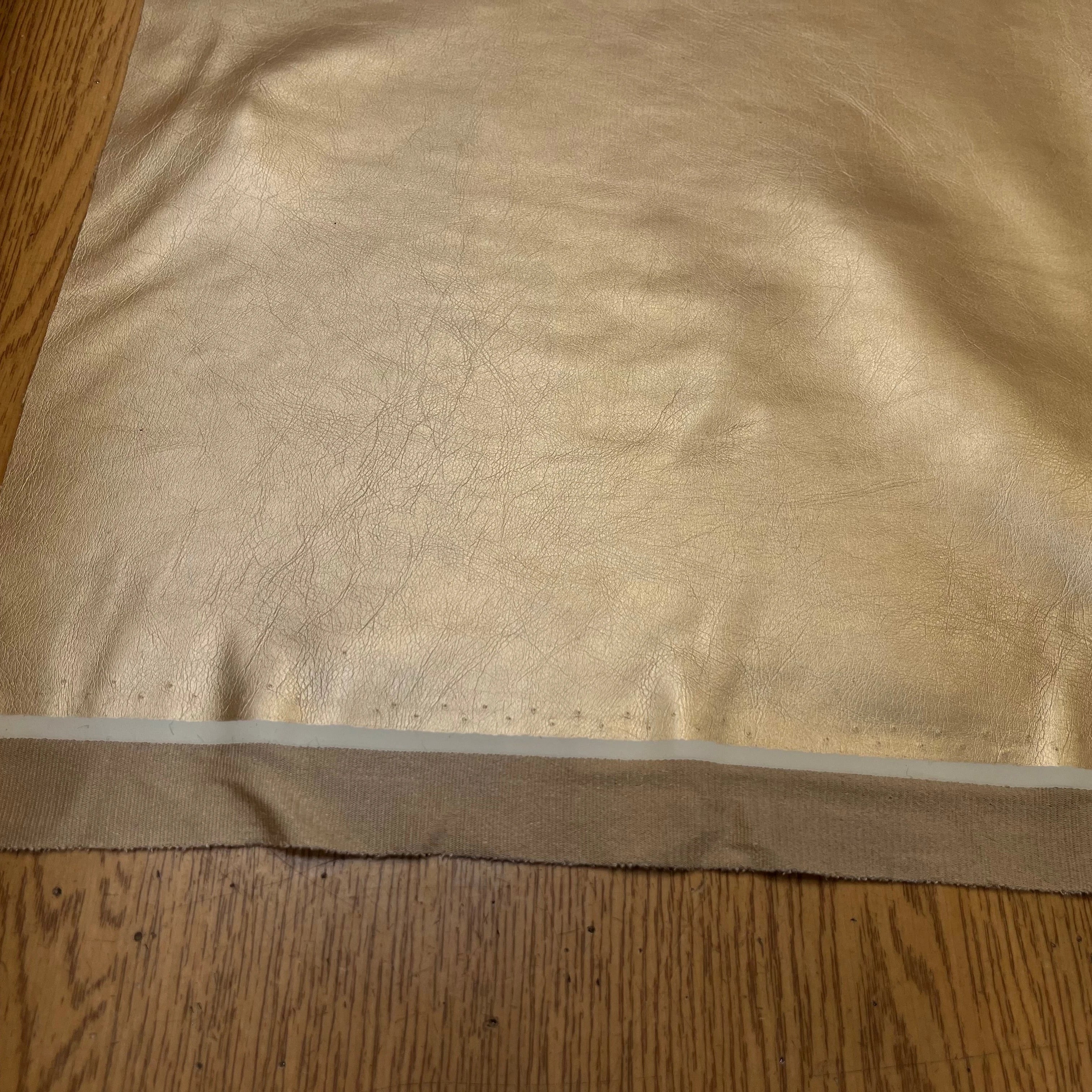 SATIN FAUX CUIR GOLD ENVERS TOUT DOUX BEIGE - My Little Coupon