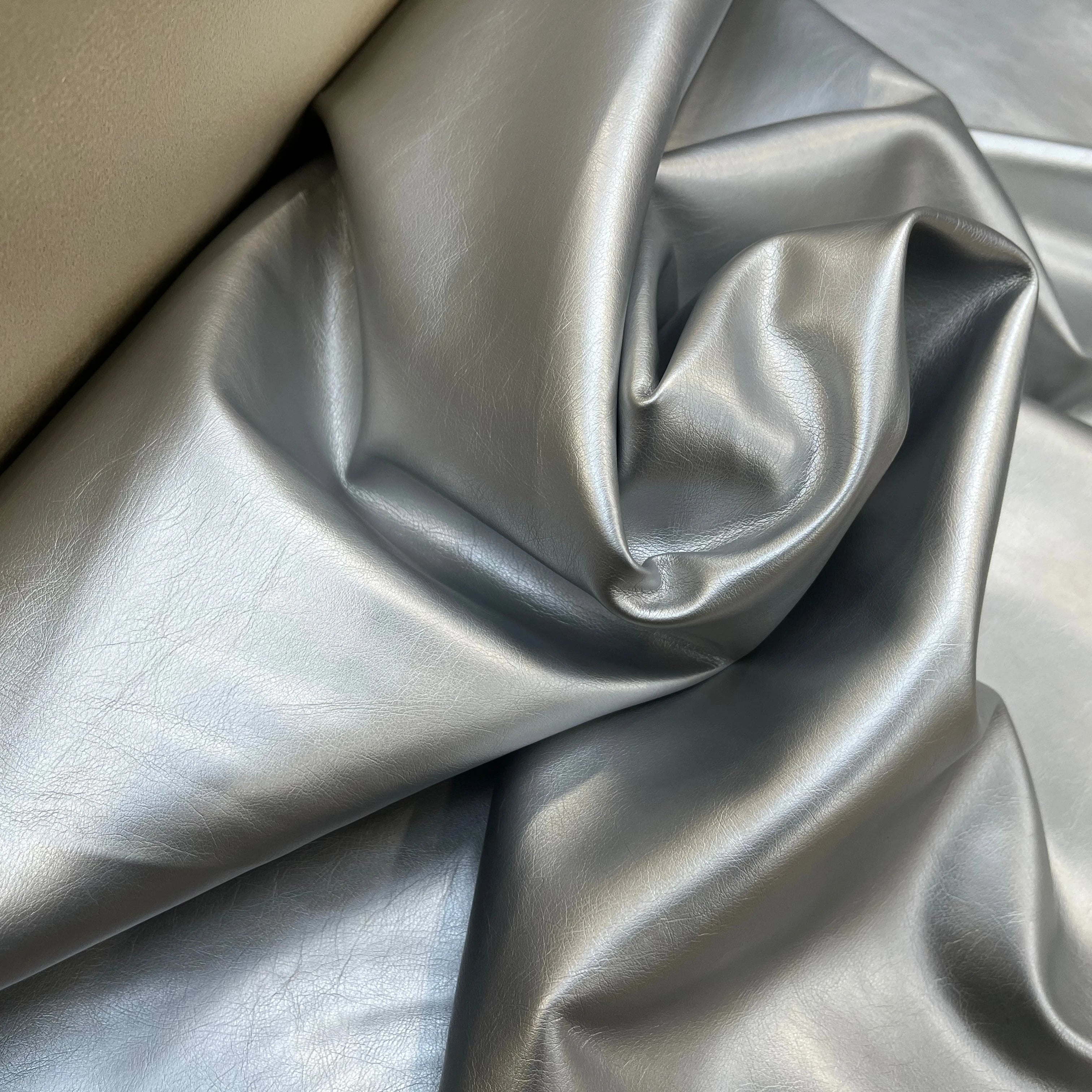 SATIN FAUX CUIR SILVER ENVERS TOUT DOUX BEIGE - My Little Coupon