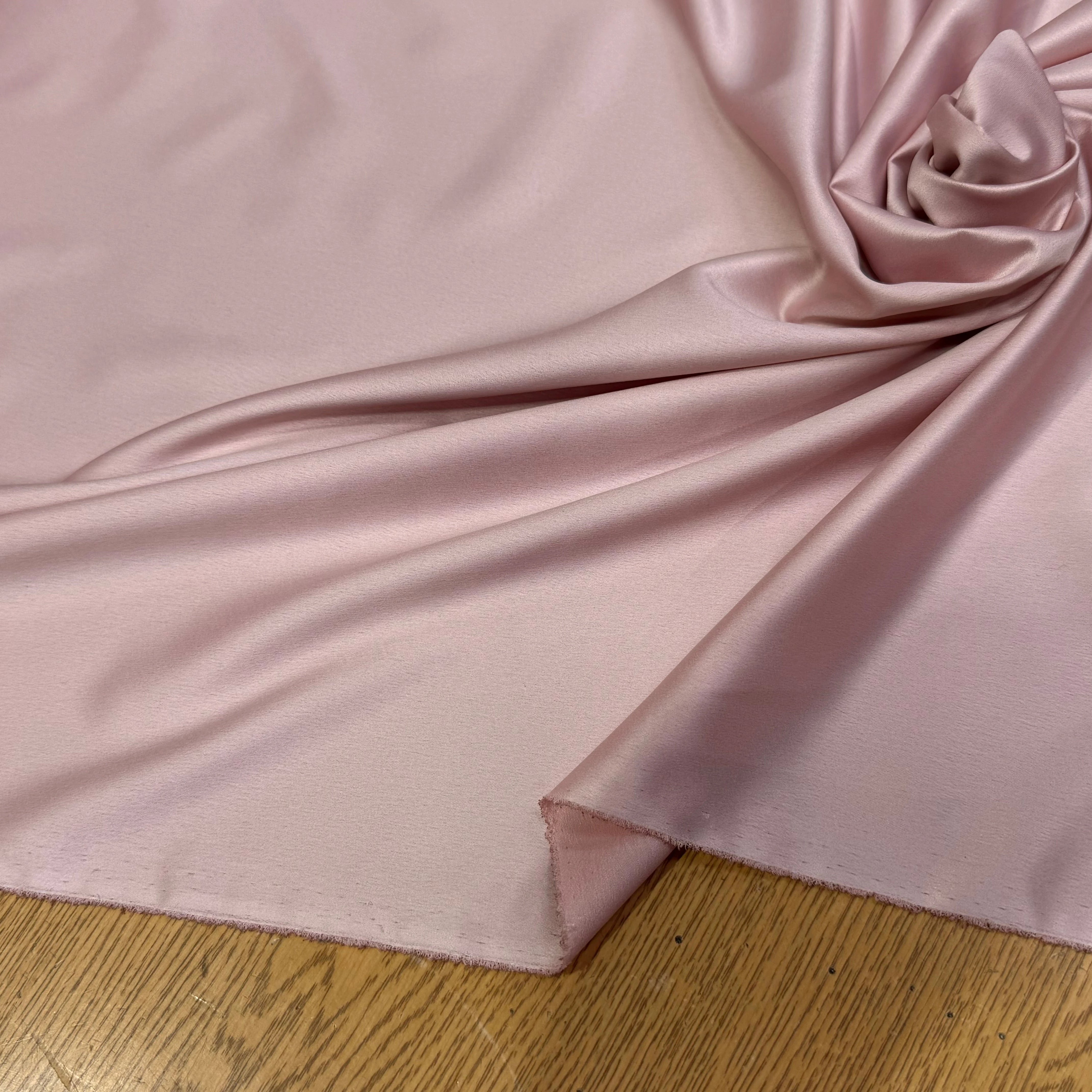 SATIN FLUIDE LÉGÈREMENT STRETCH VIEUX ROSE - My Little Coupon