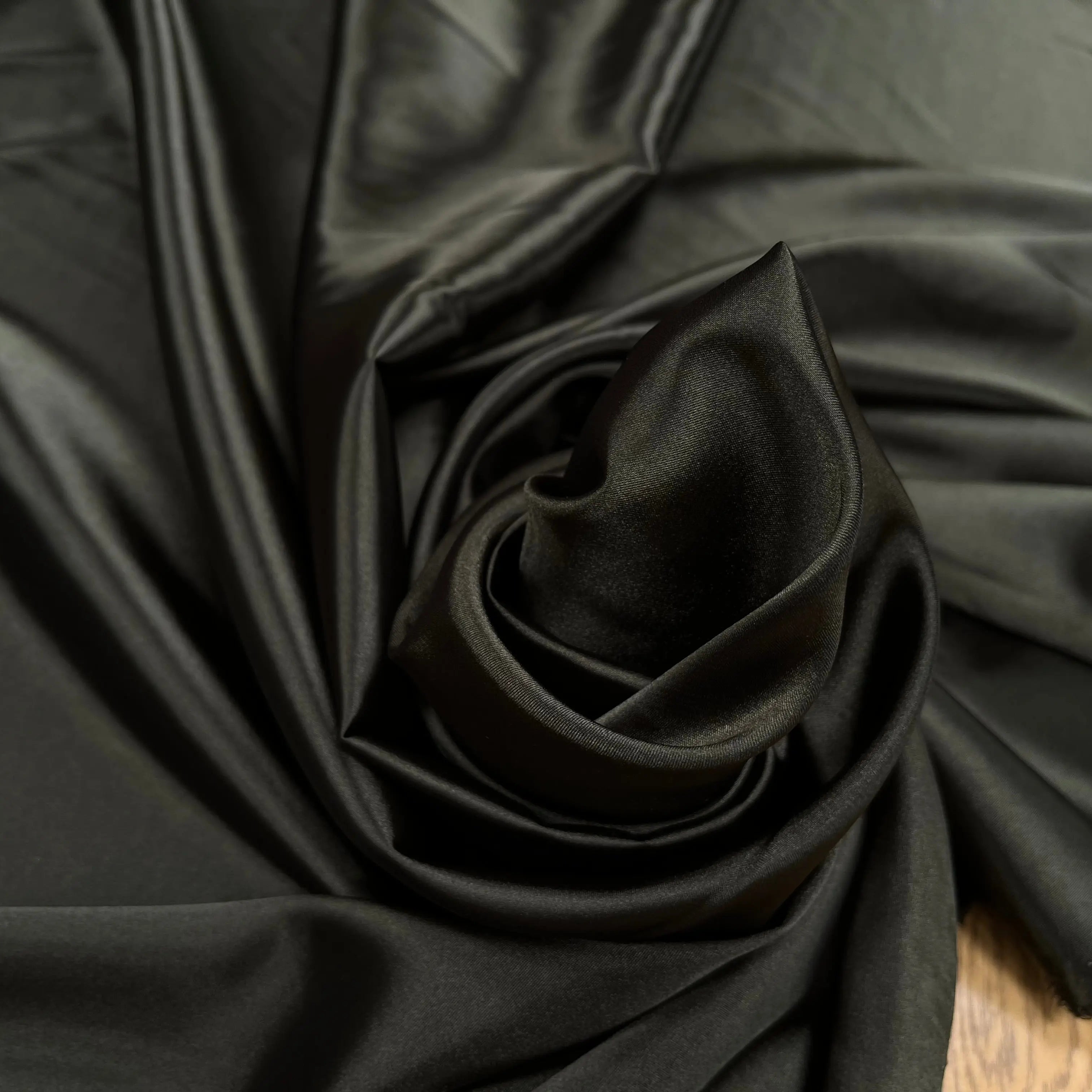 SATIN FLUIDE VERT OLIVE UN PEU STRETCH - My Little Coupon